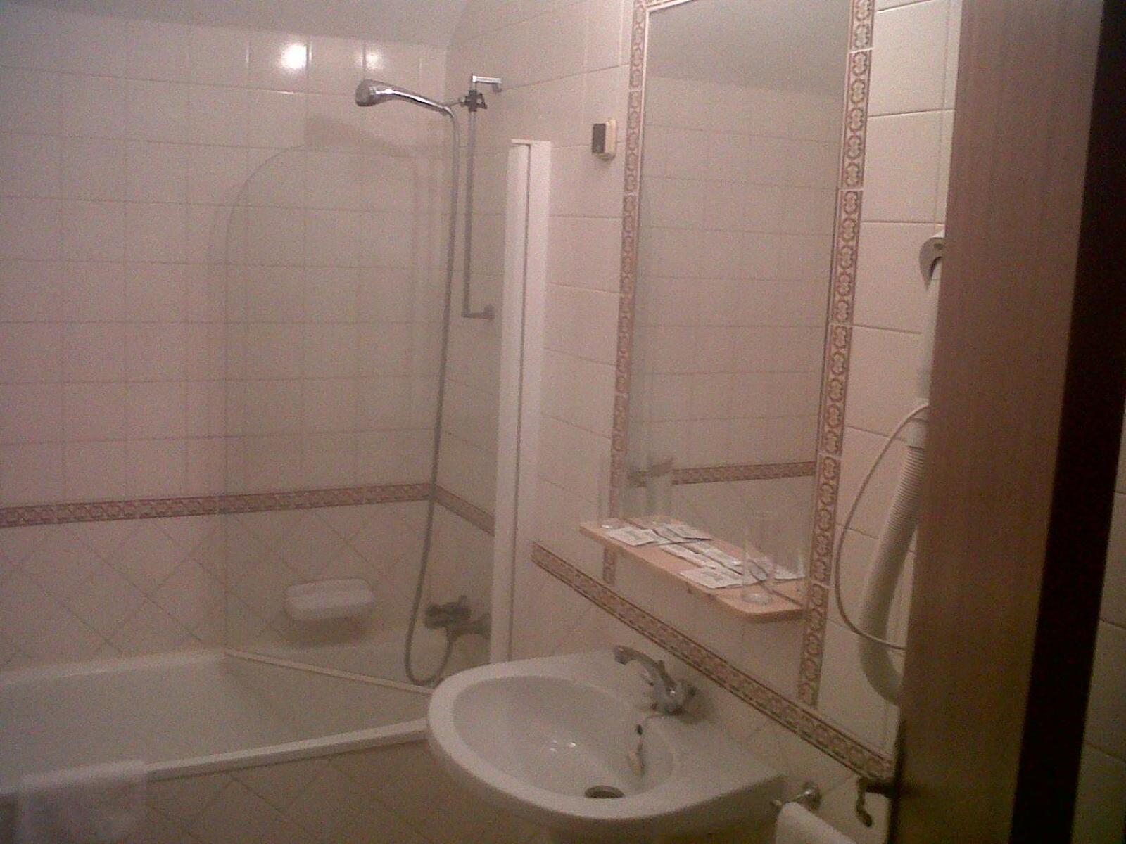 Family Room (2 Adults + 2 Children) - Photo 6