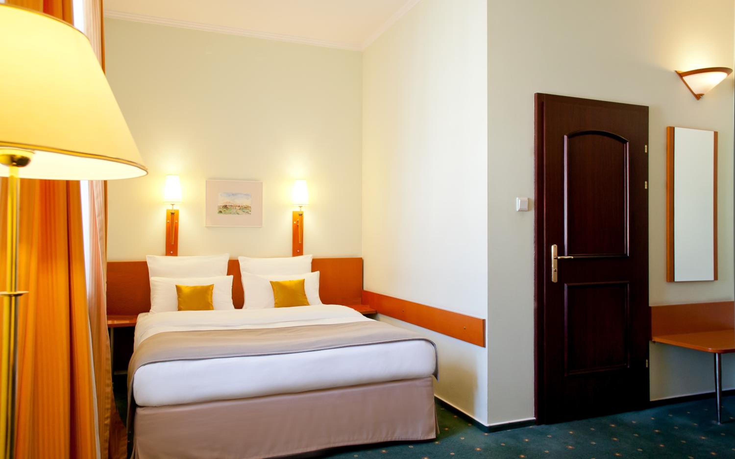 Standard Double Room photo 3
