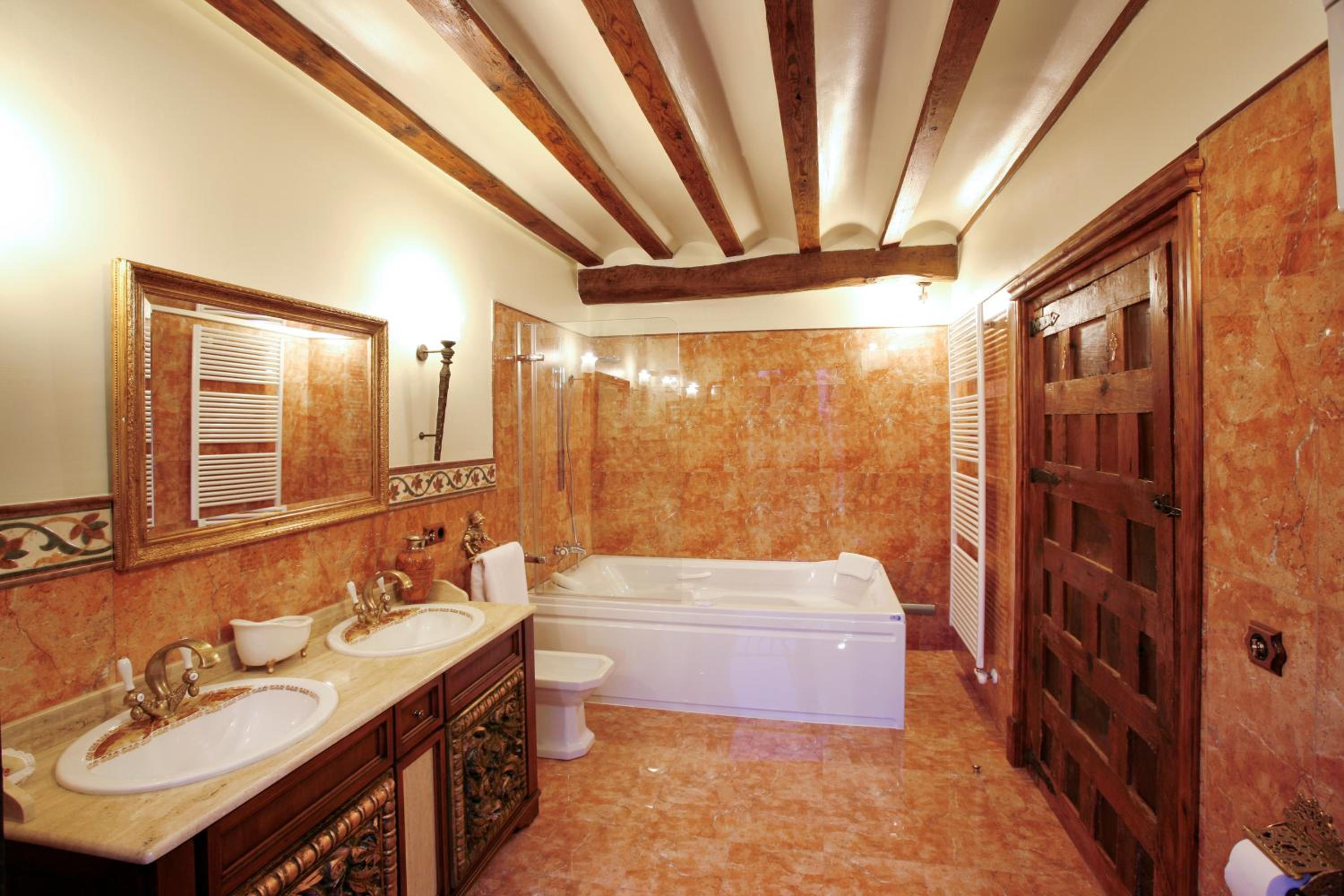 Suite - Photo 3