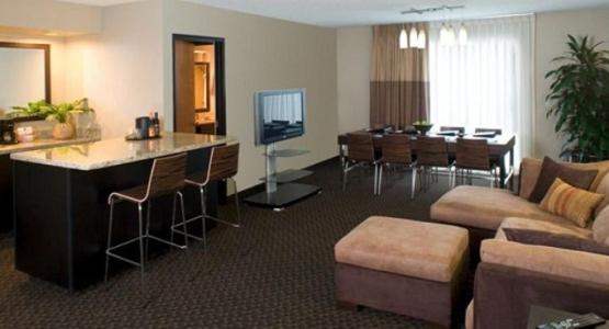One-Bedroom Executive King Suite - Photo 2