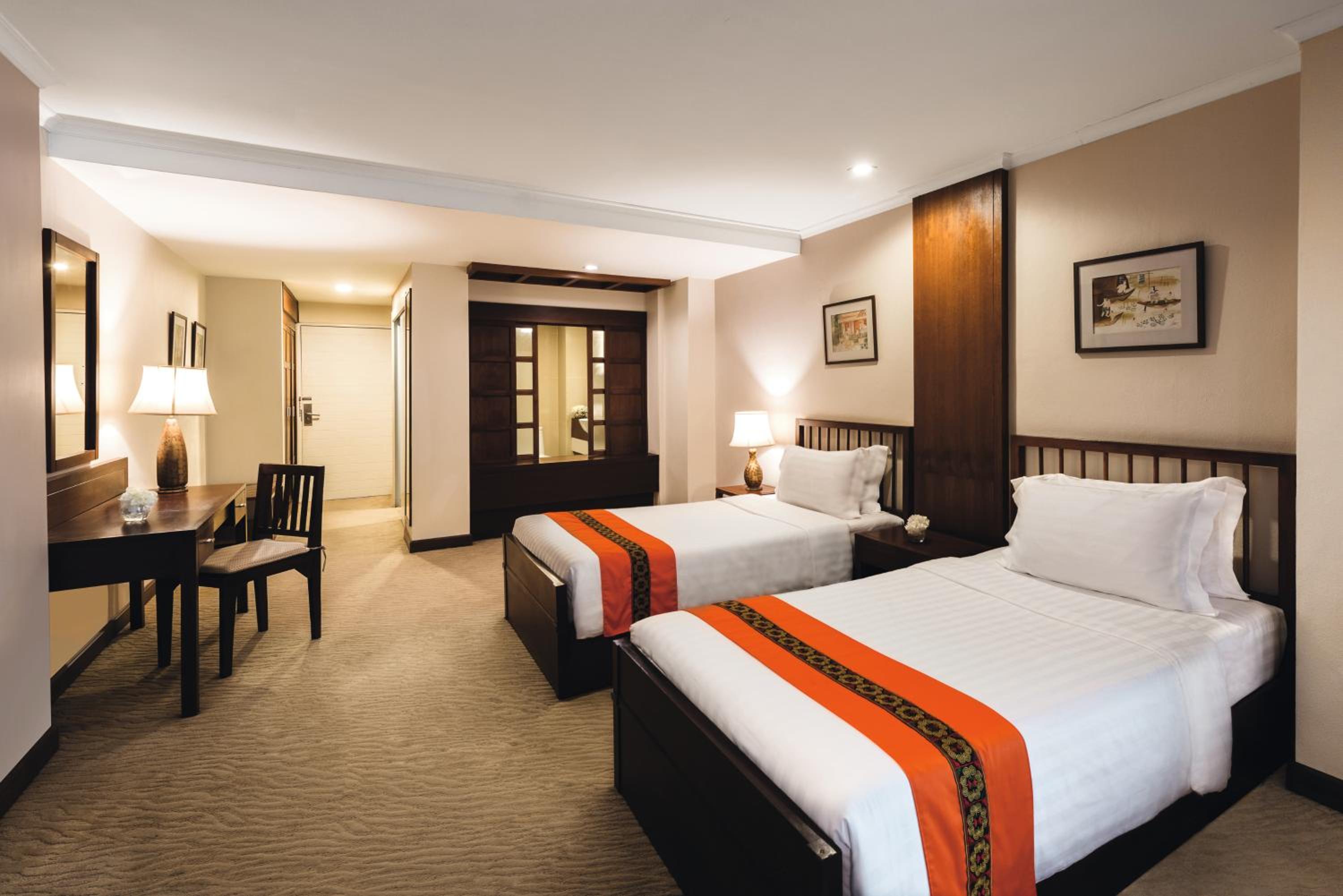 Superior King Room - Photo 3