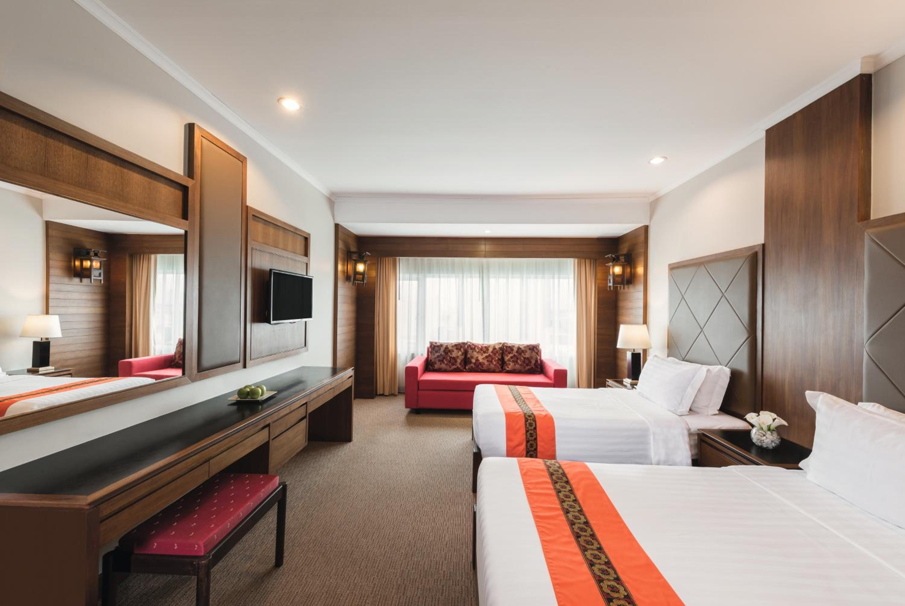 Deluxe King Room - Photo 14