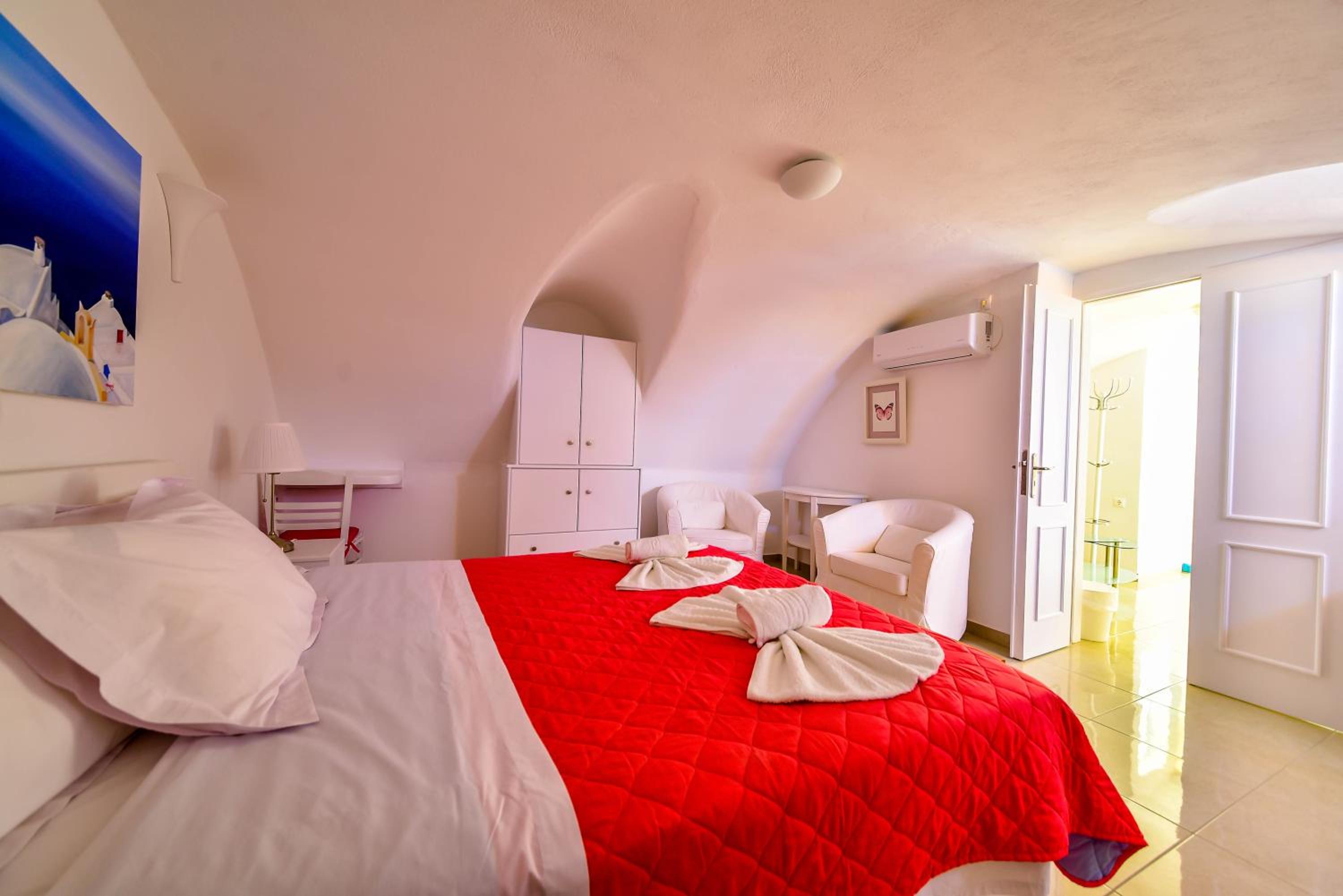 Deluxe Room - Photo 12