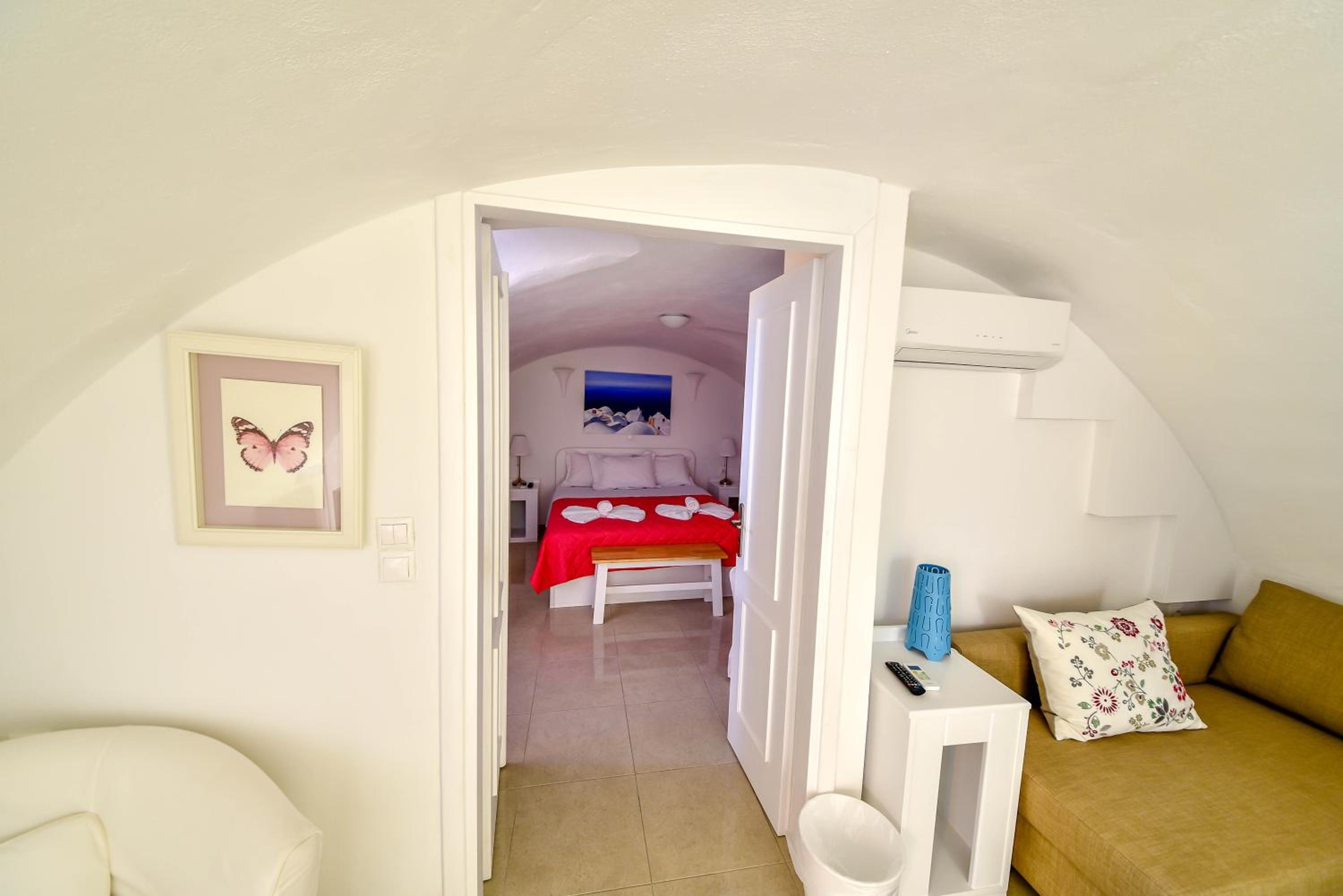 Deluxe Room - Photo 11