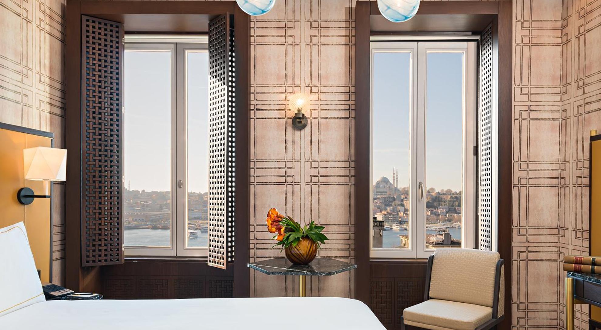 Superior King Room with Golden Horn View