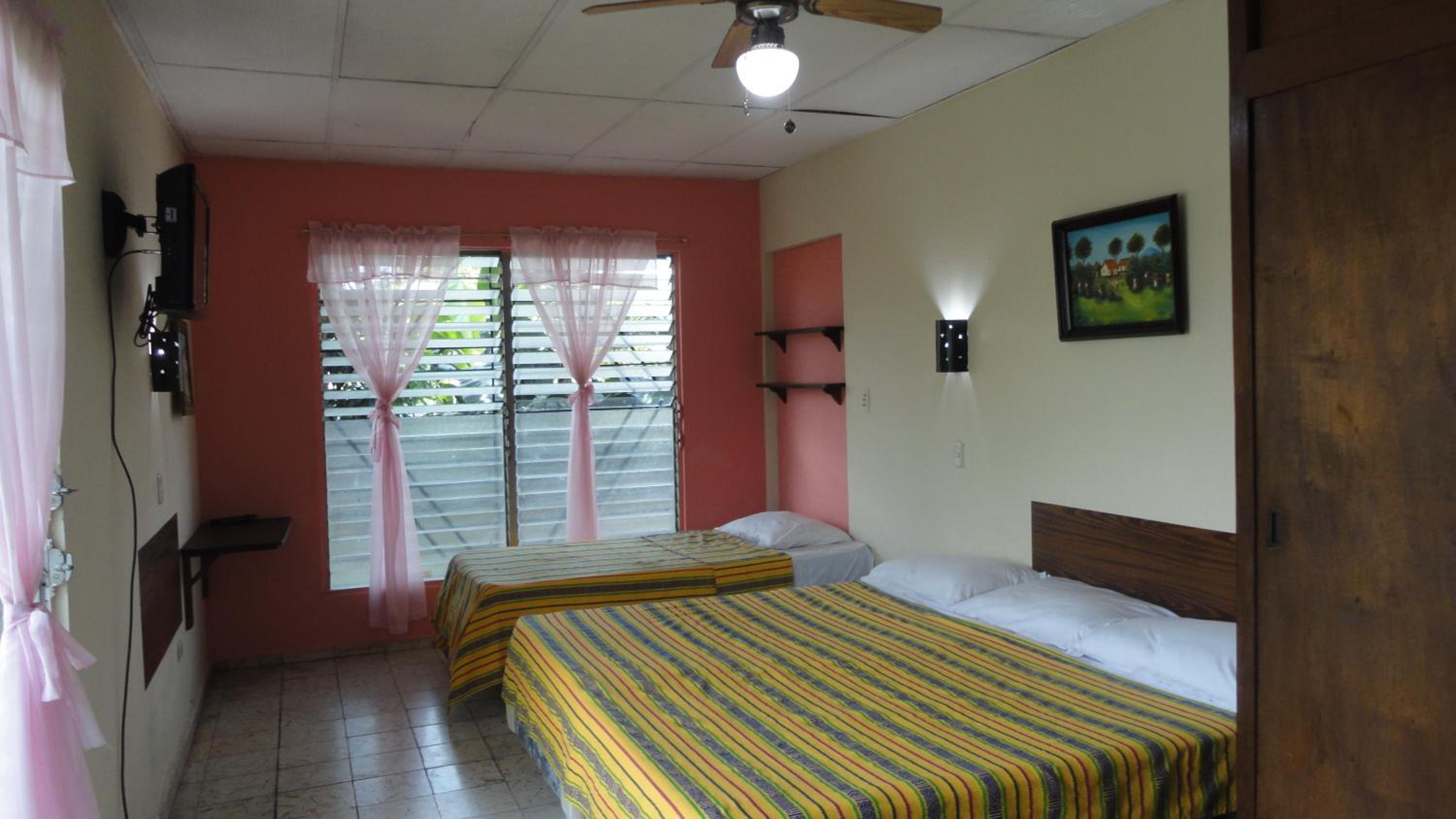 Triple Room with Private Bathroom photo 1