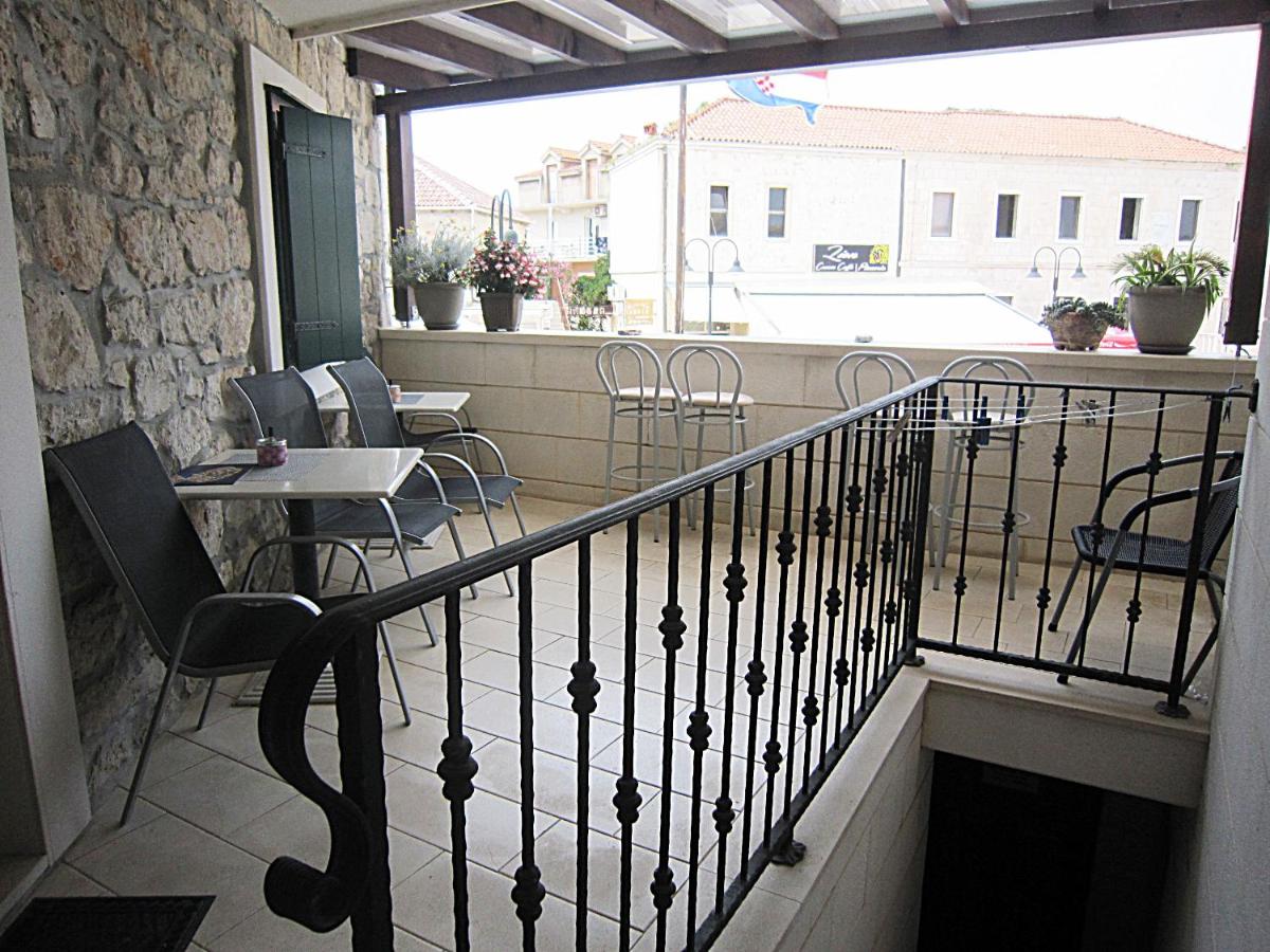Deluxe Double Room (2 Adults + 1 Child)