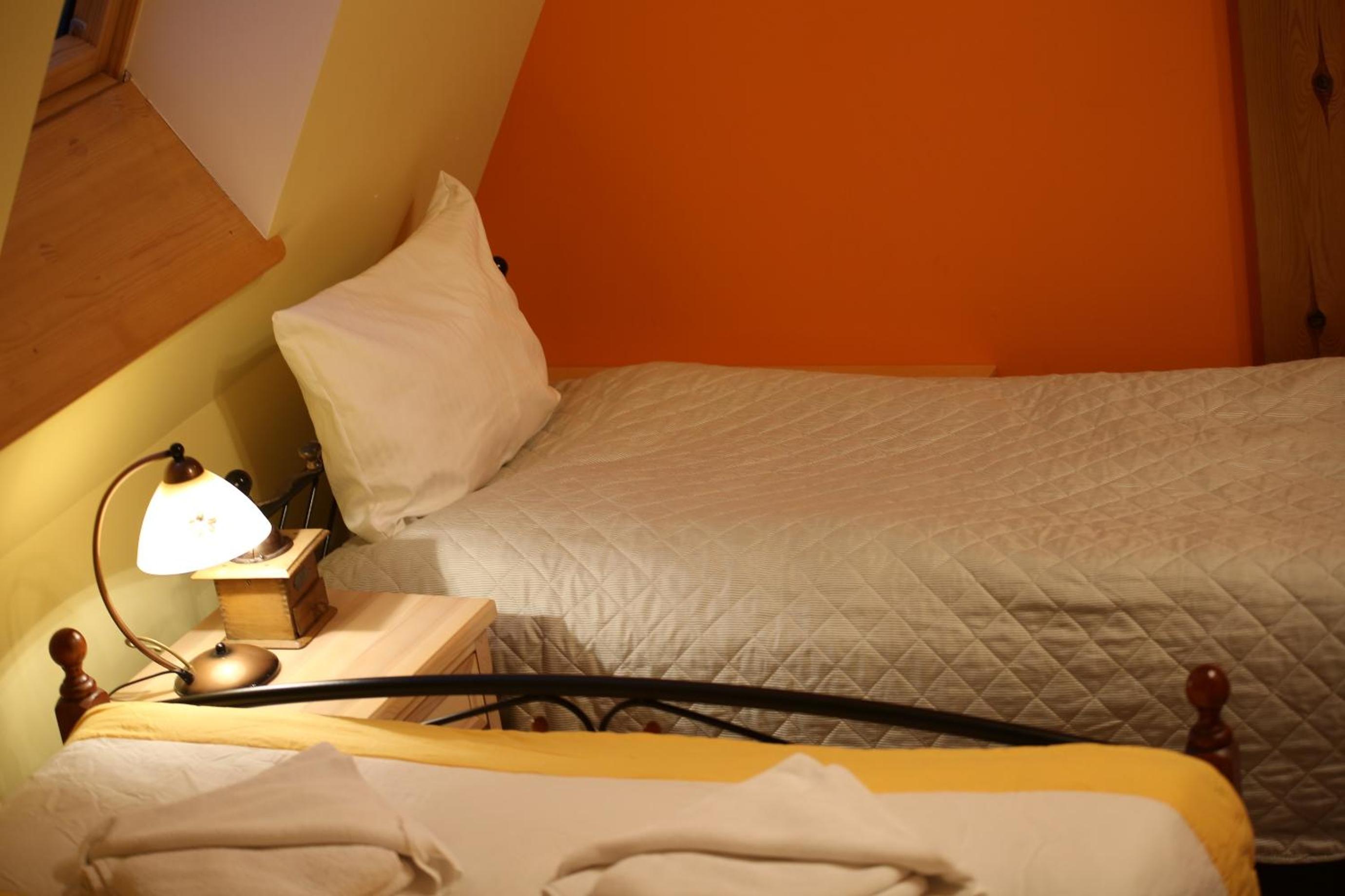 Double Room with Private Bathroom - Photo 4