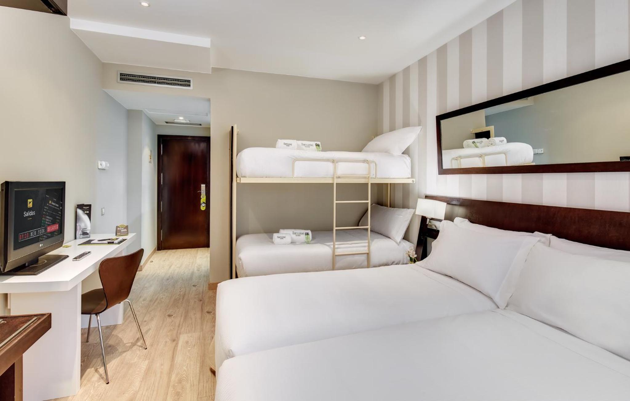 Quadruple Room photo 3