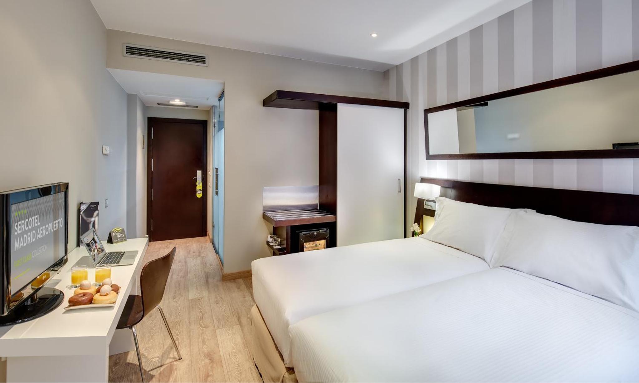 Twin Room - Photo 1