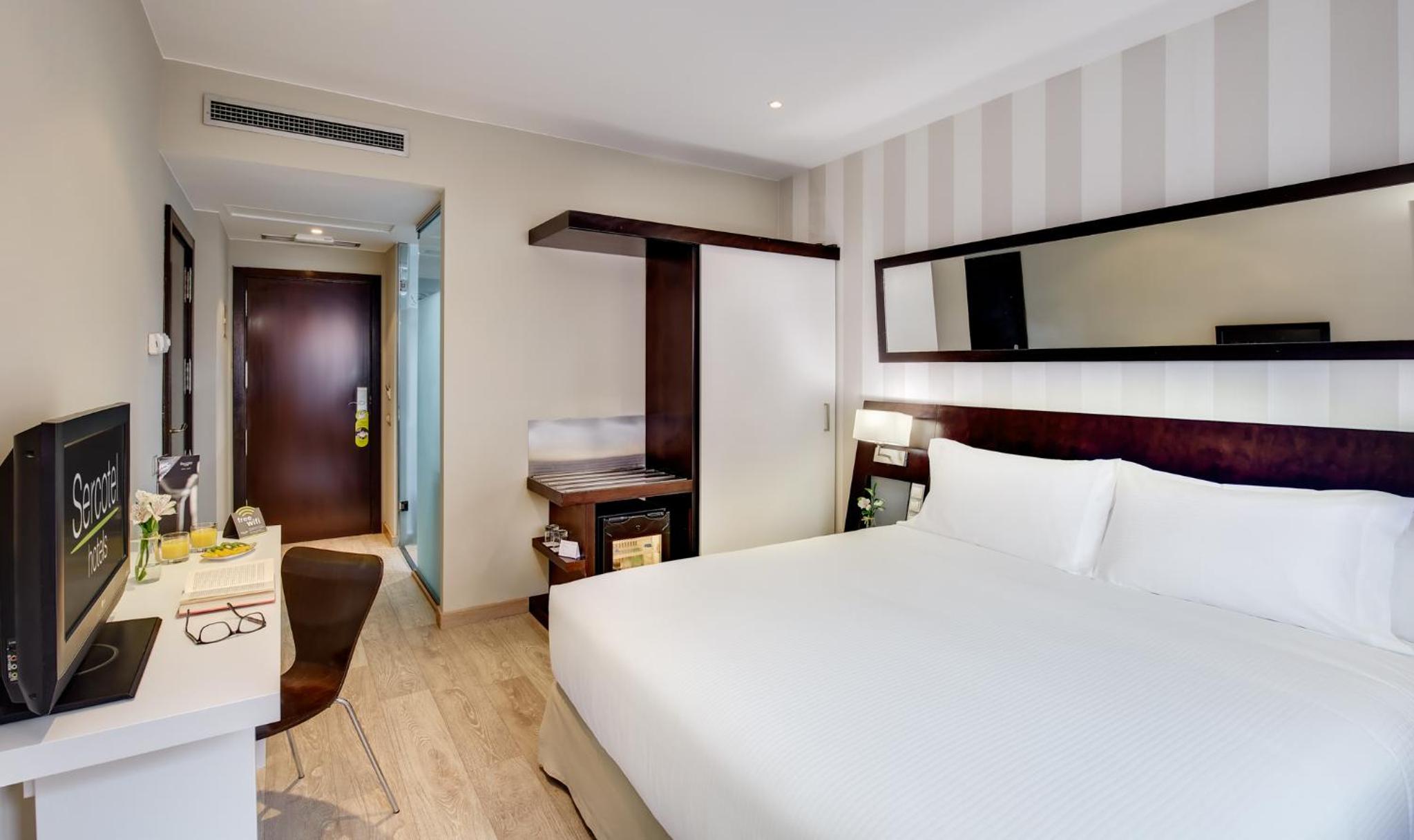 Standard Double Room - Photo 1