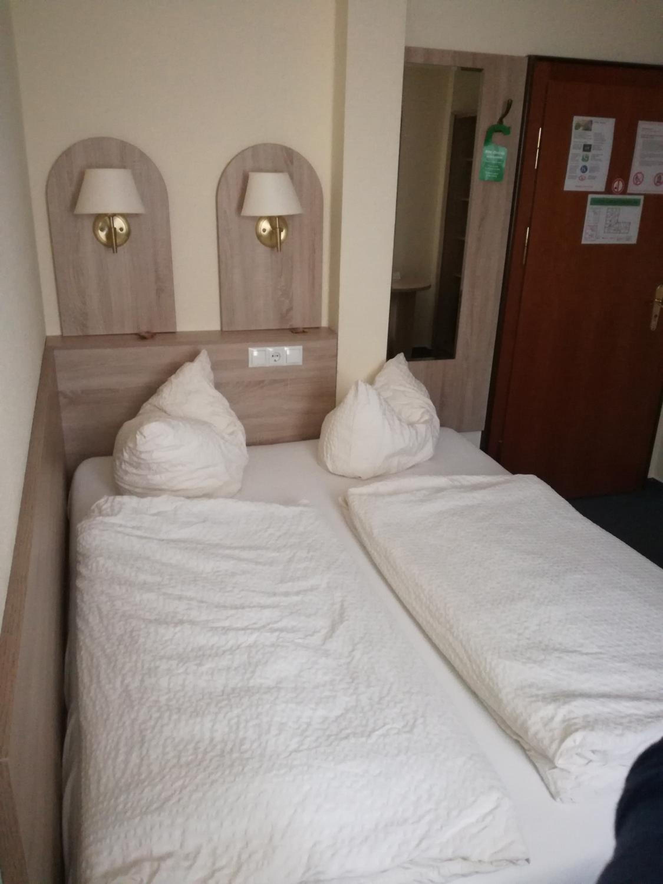 Small Double Room photo 1