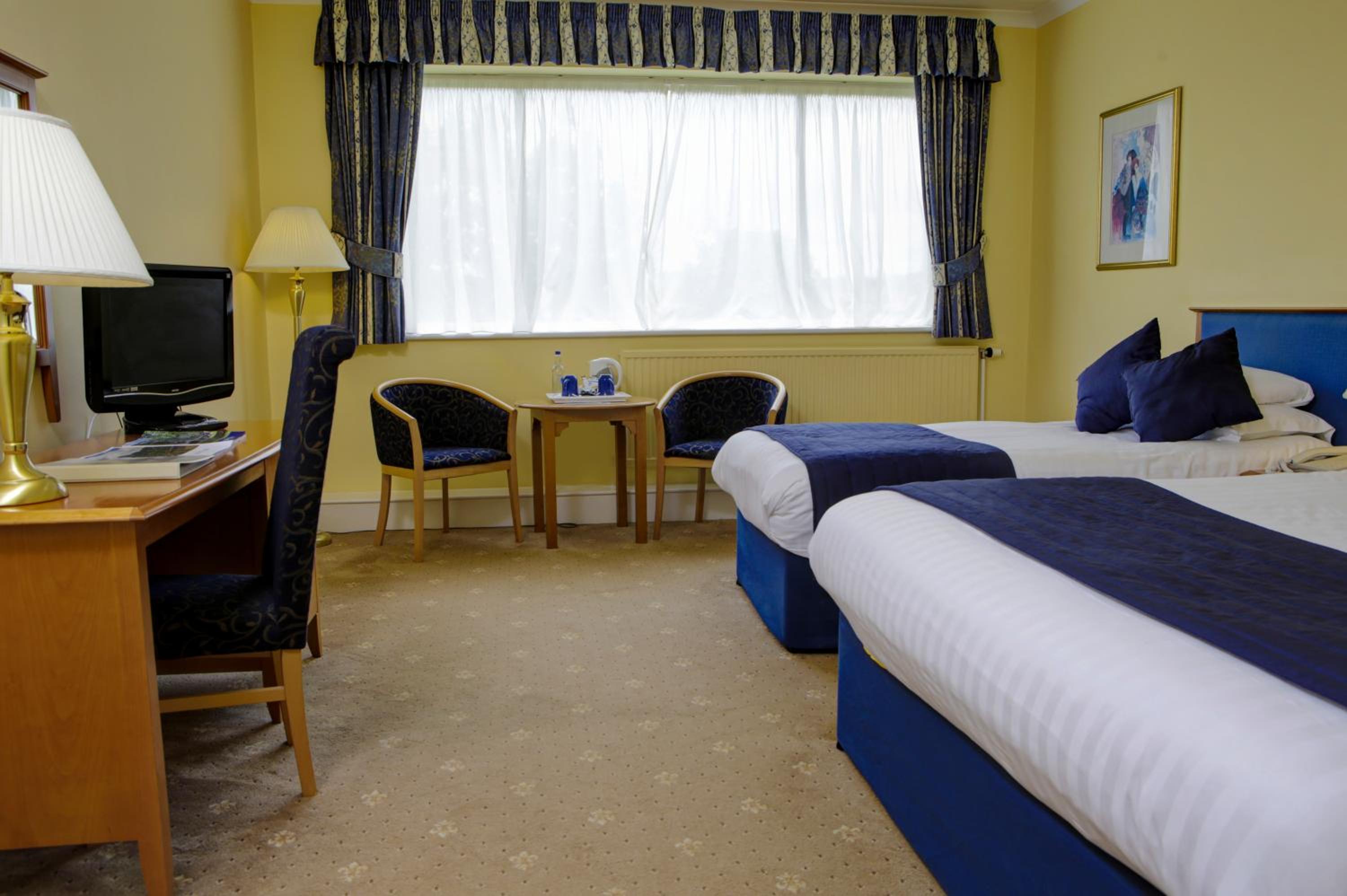 Standard Triple Room with 1 Double and 1 Twin Bed - Non-Smoking - Photo 3
