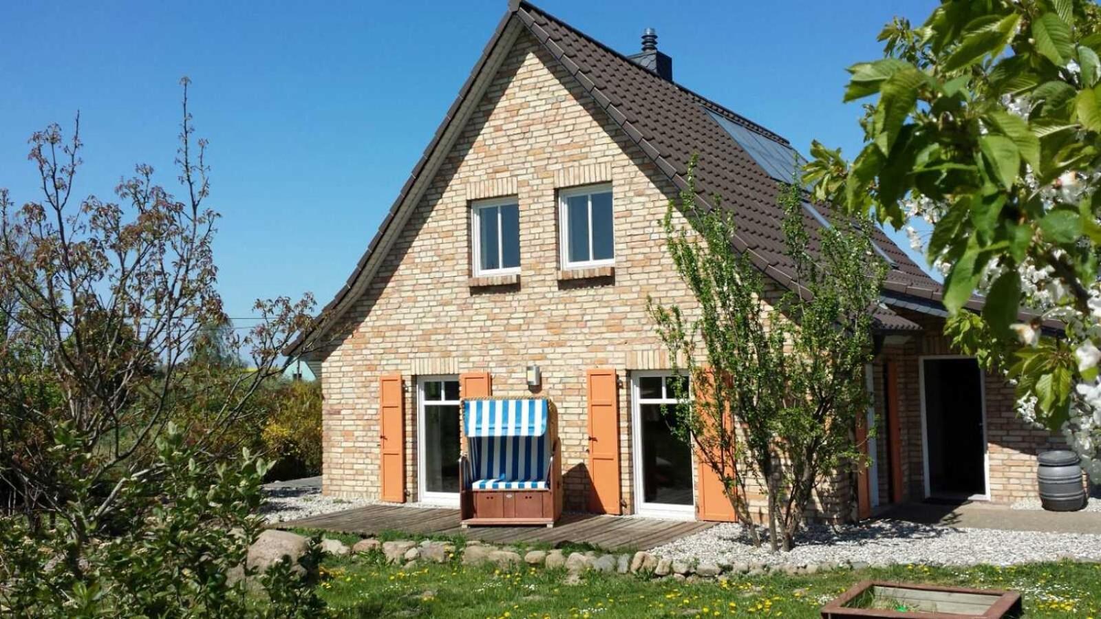Four-Bedroom House photo 2