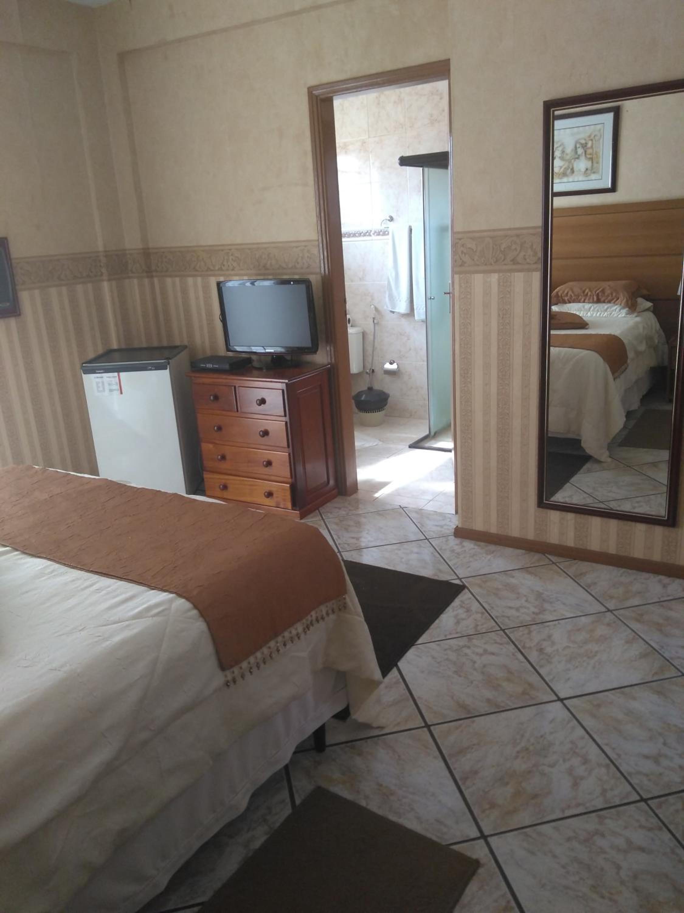 Deluxe Suite with Spa Bath photo 1