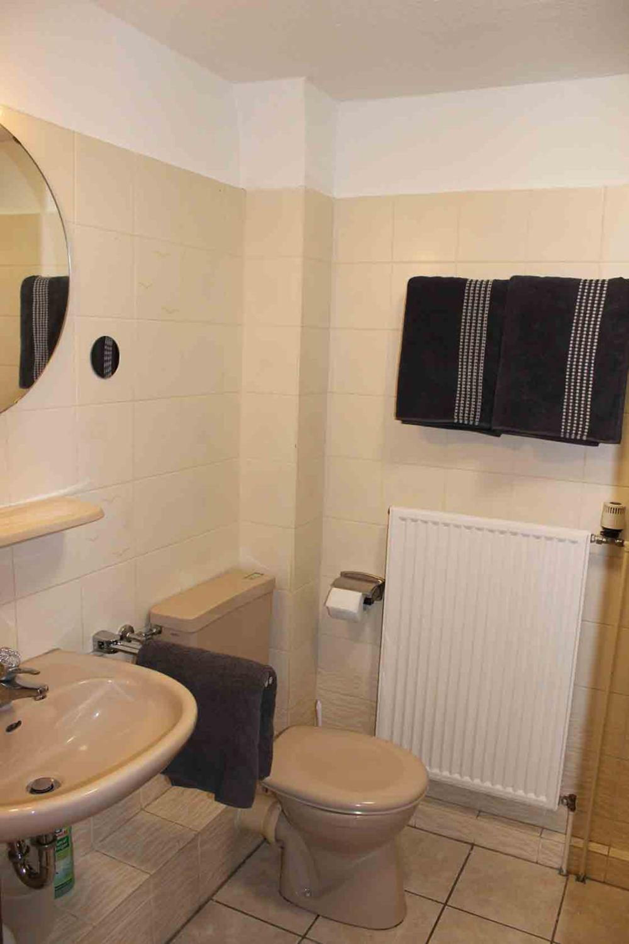 Three-Bedroom Vacation Home  photo 2