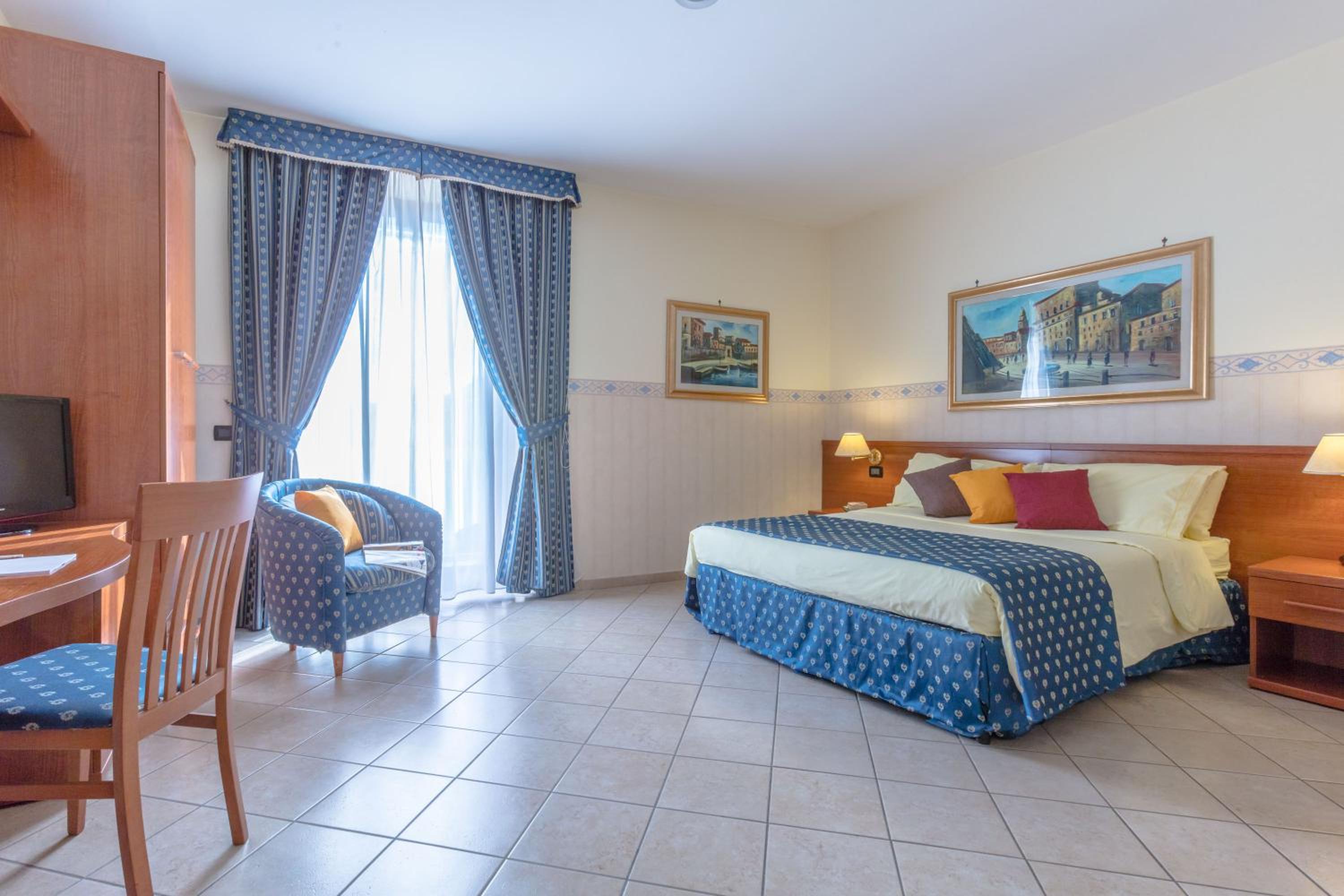 Superior Double or Twin Room - Photo 1