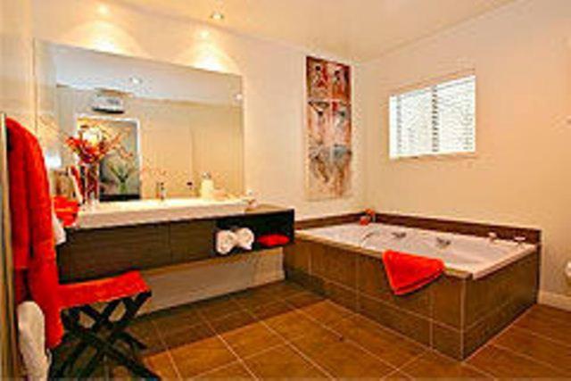 Twin or Double Room with Spa Bath photo 3