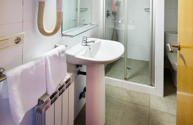 Apartment with Terrace - Photo 2