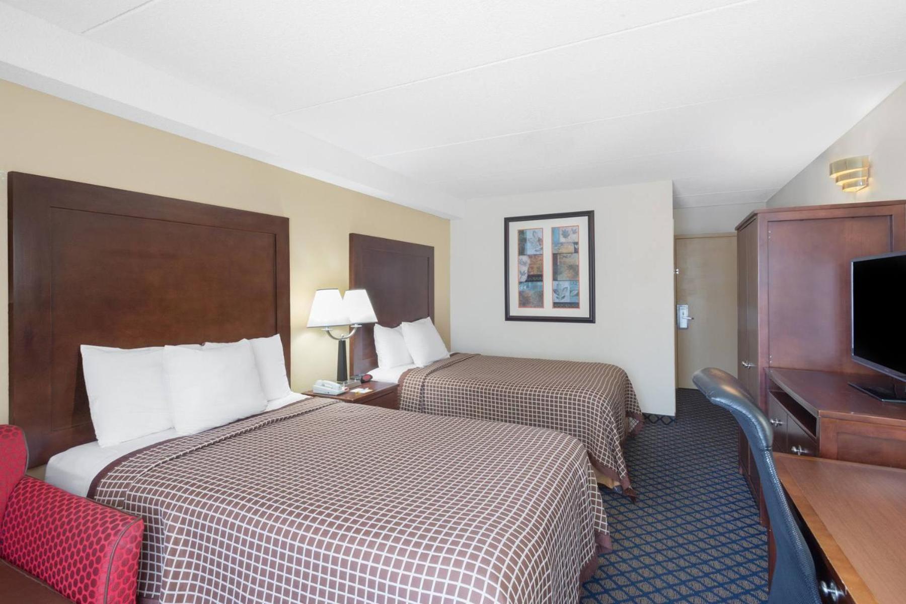 Double Room with Two Double Beds - Smoking photo 1