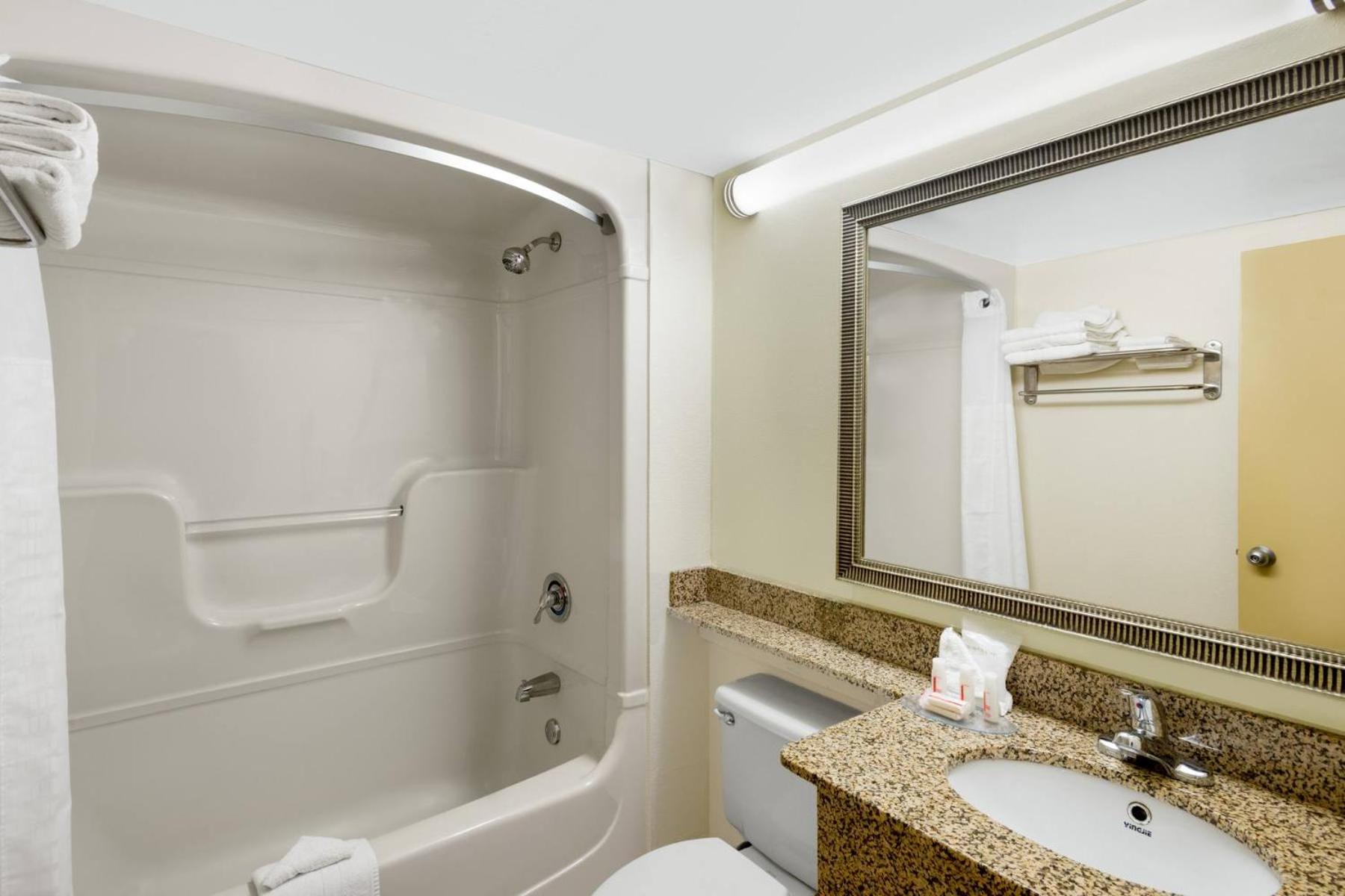 King Room - Non-Smoking - Photo 2