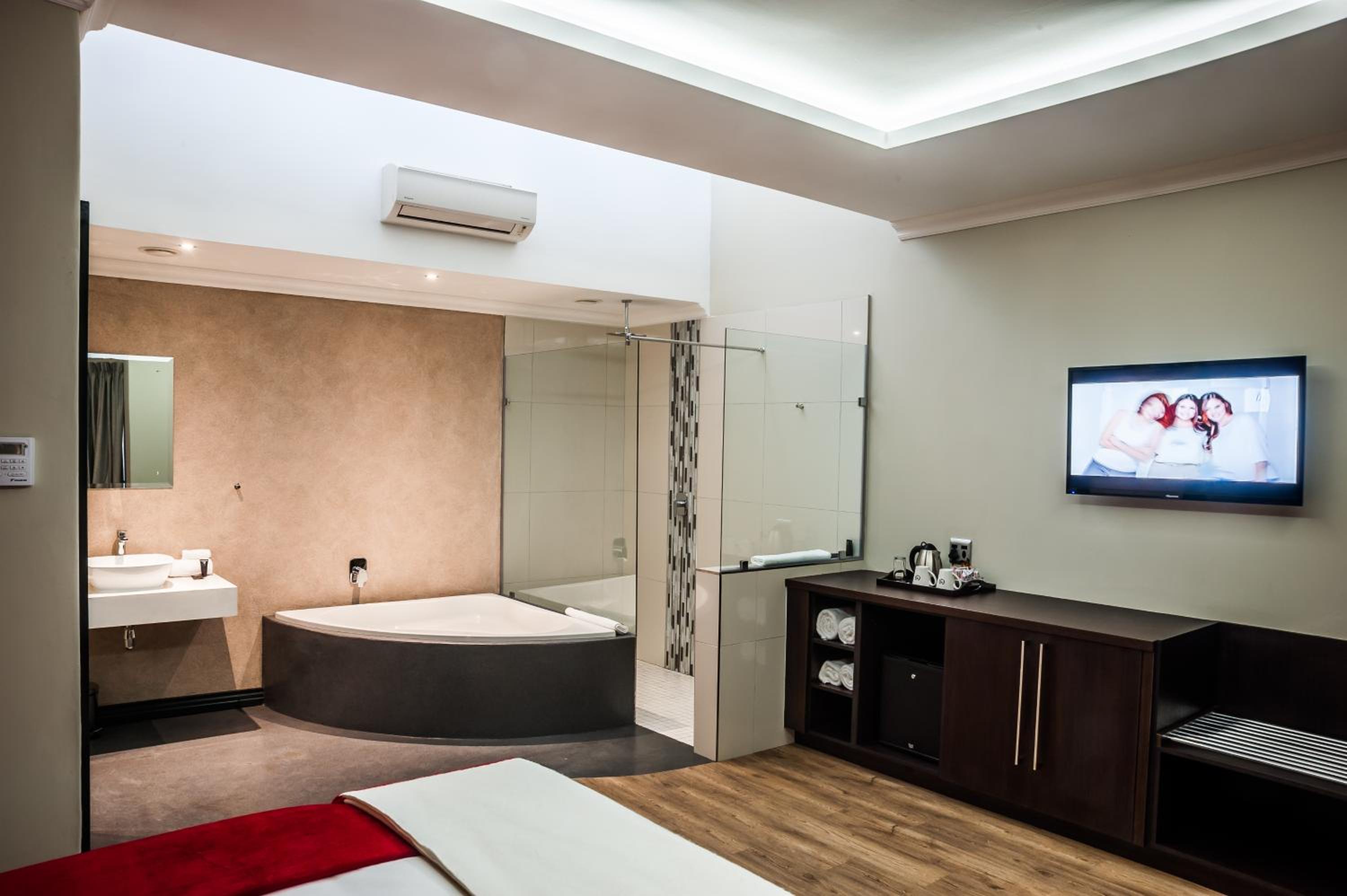 Executive Double Room - Photo 3