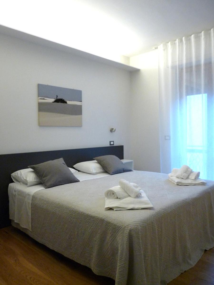 King Room with Balcony photo 1