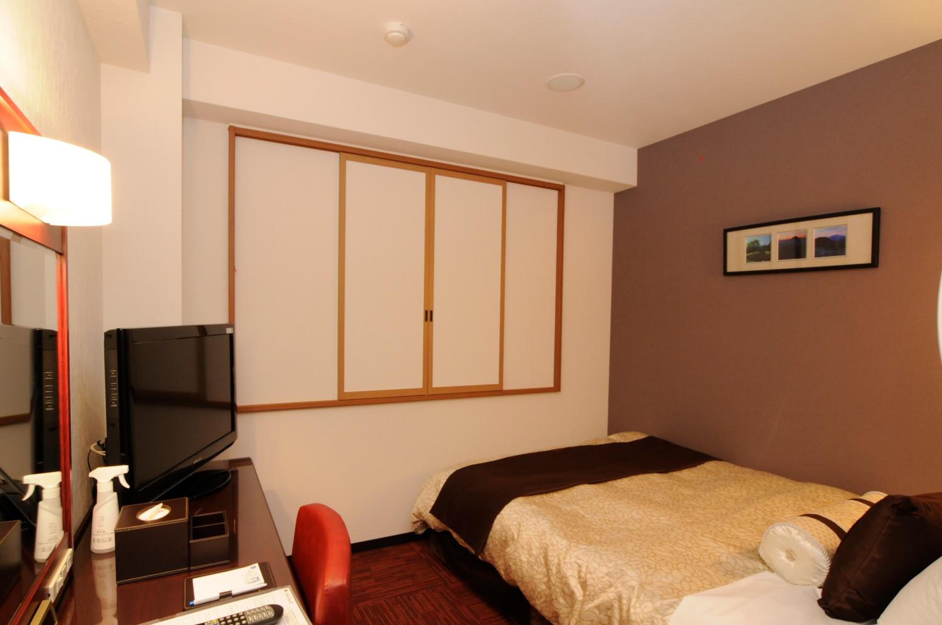 Semi-Double Room - Non-Smoking - Photo 8