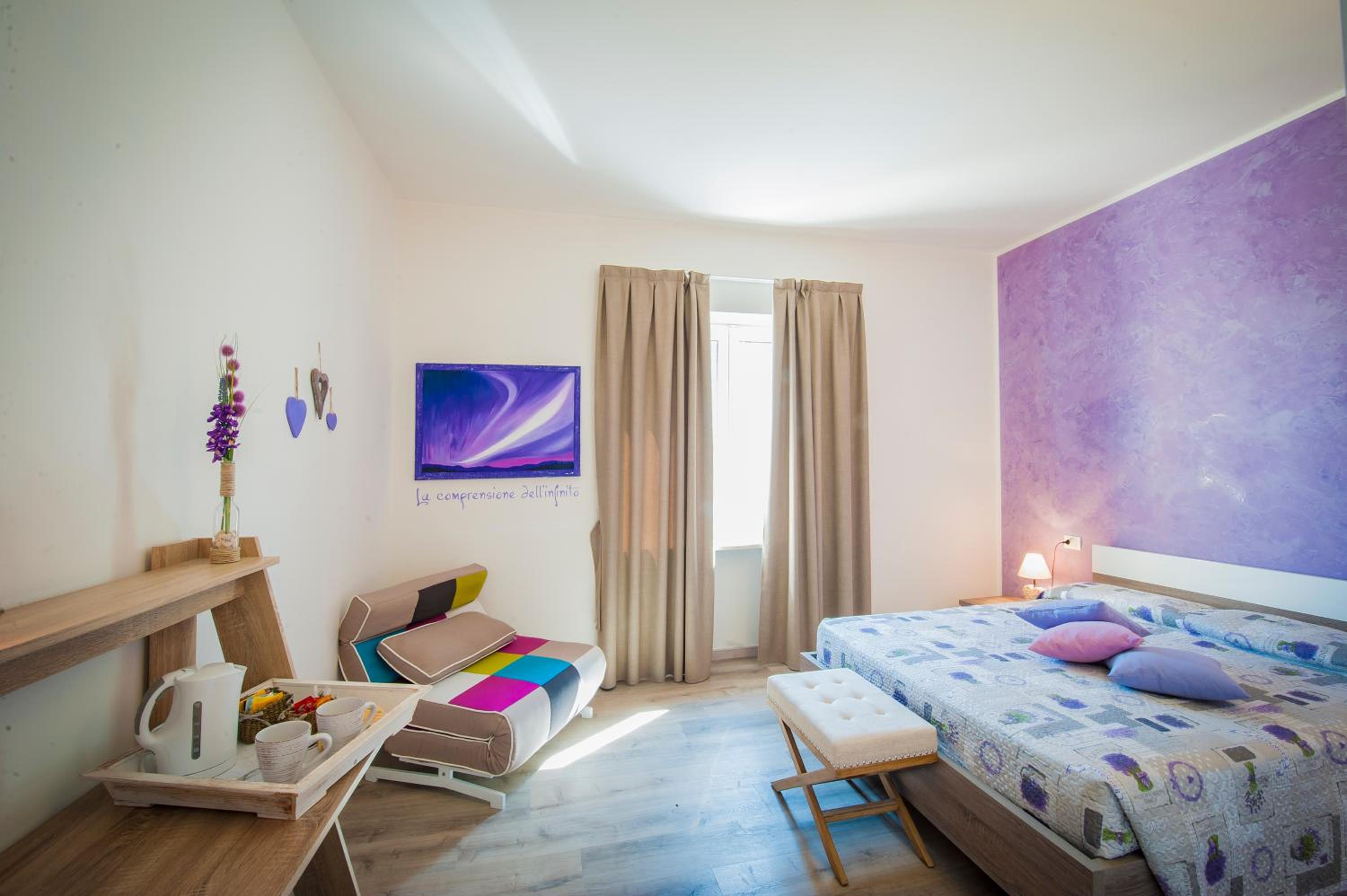 Deluxe Double Room (Violet) - Photo 5