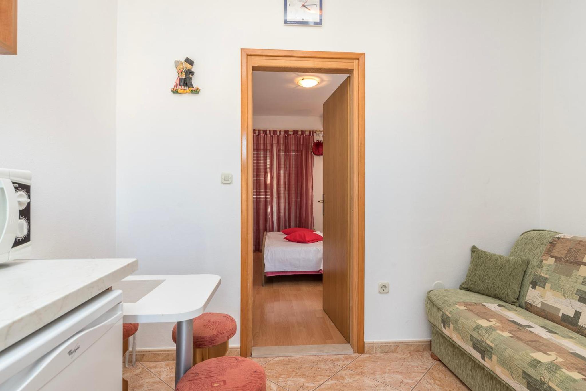 One-Bedroom Apartment - Photo 11