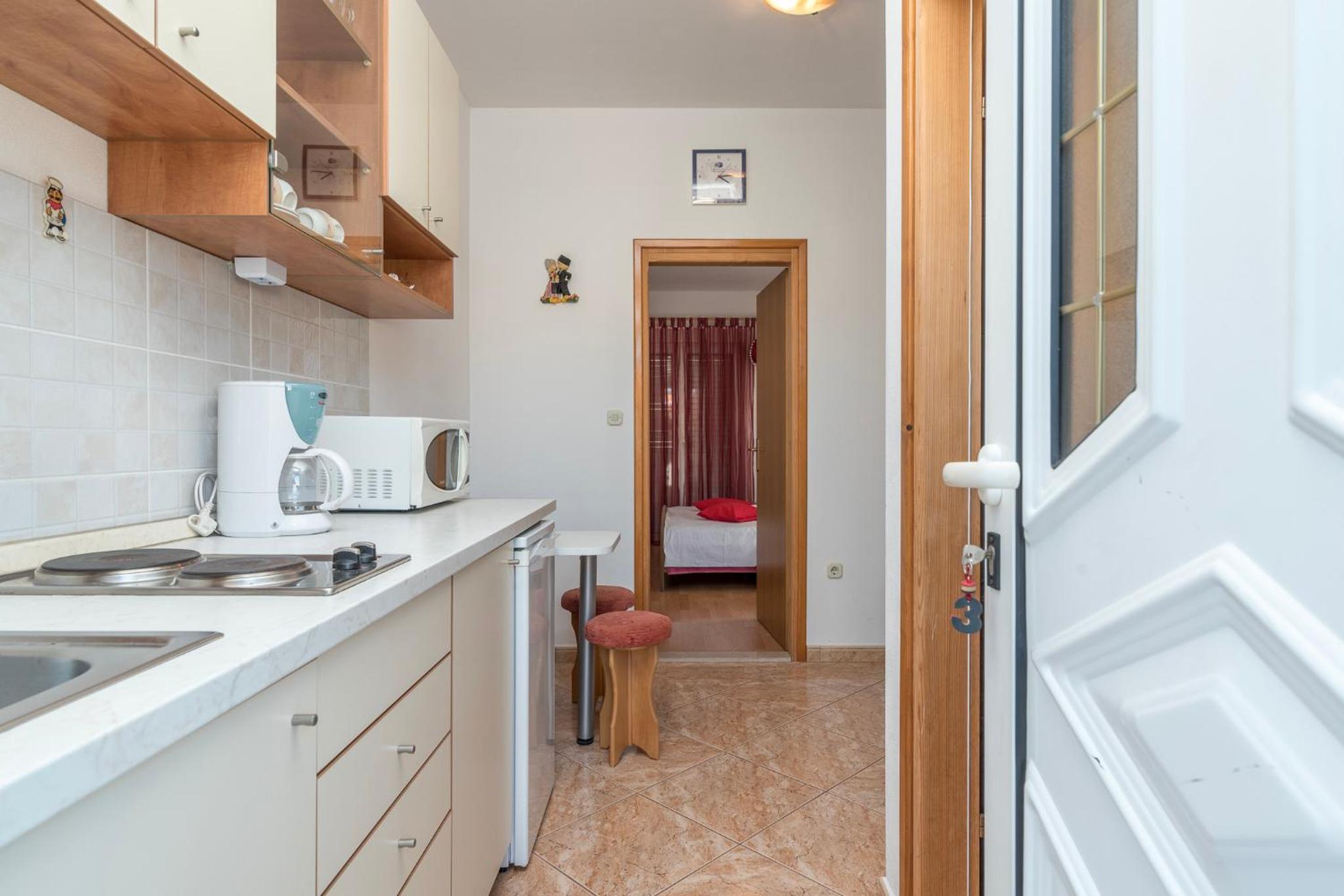 One-Bedroom Apartment - Photo 6