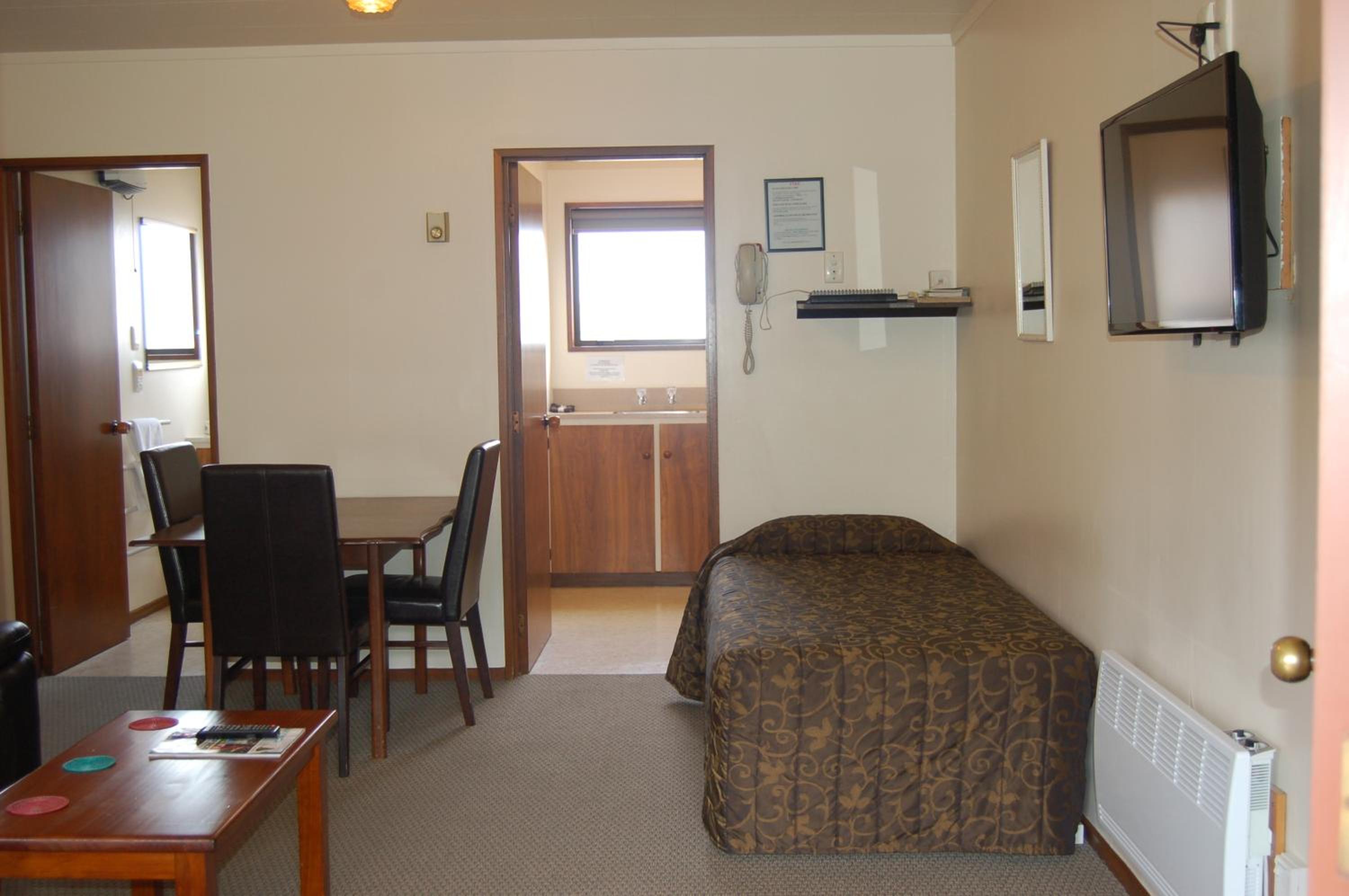 One-Bedroom Apartment - Photo 10