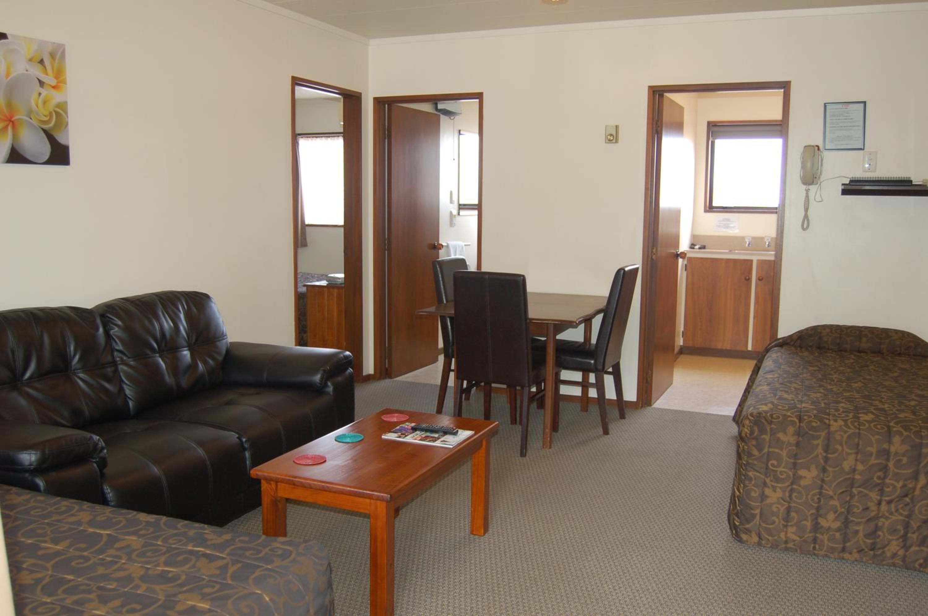 One-Bedroom Apartment - Photo 8