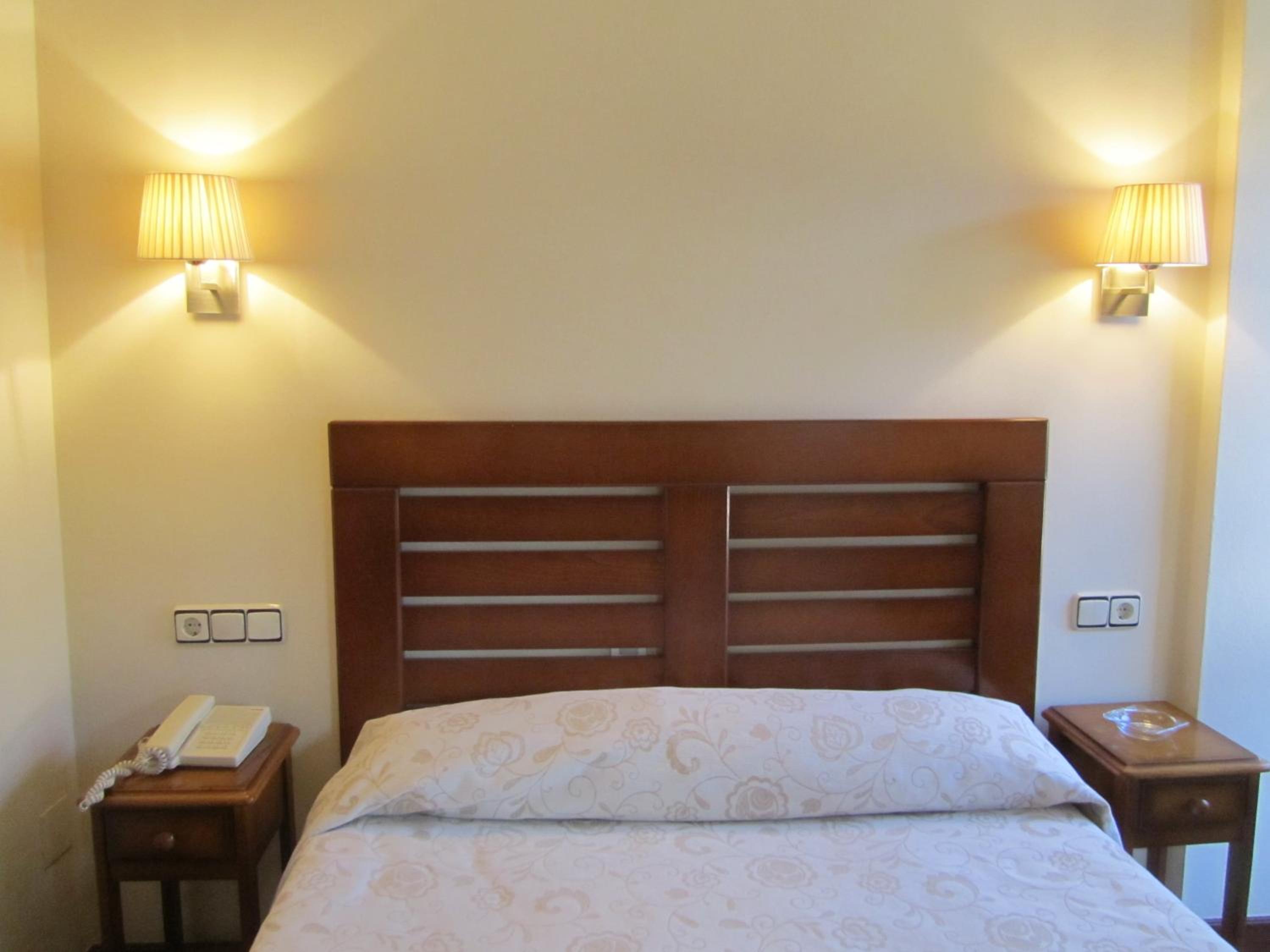 Double Room - Photo 9