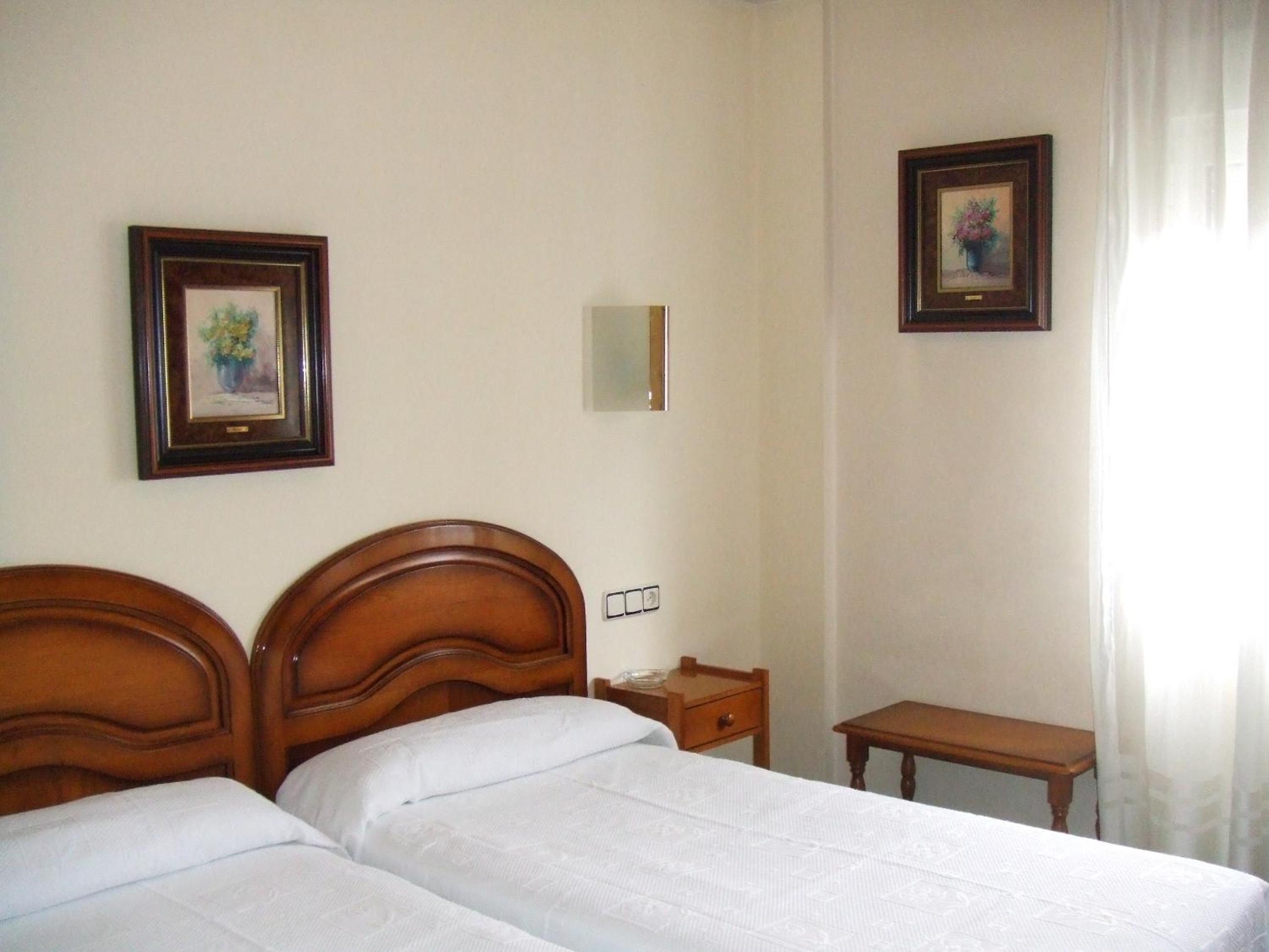 Double Room - Photo 12