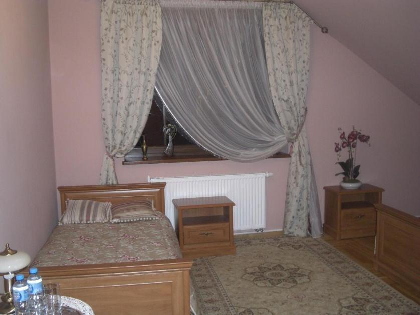 Twin Room - Photo 3