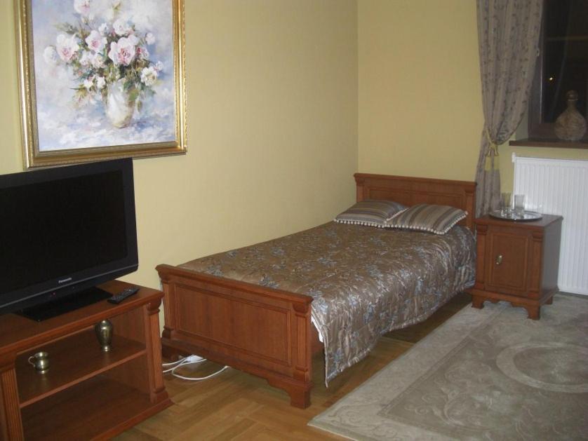 Twin Room - Photo 2