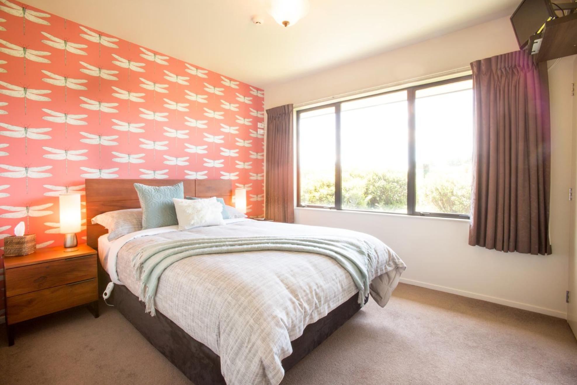 Queen Room photo 1