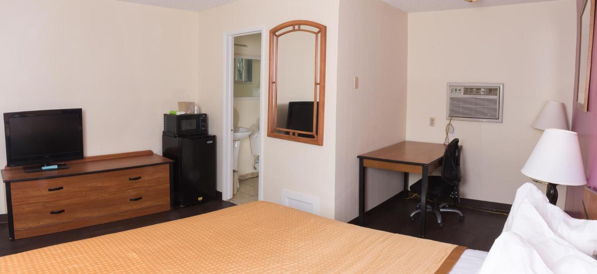 Standard King Room photo 1
