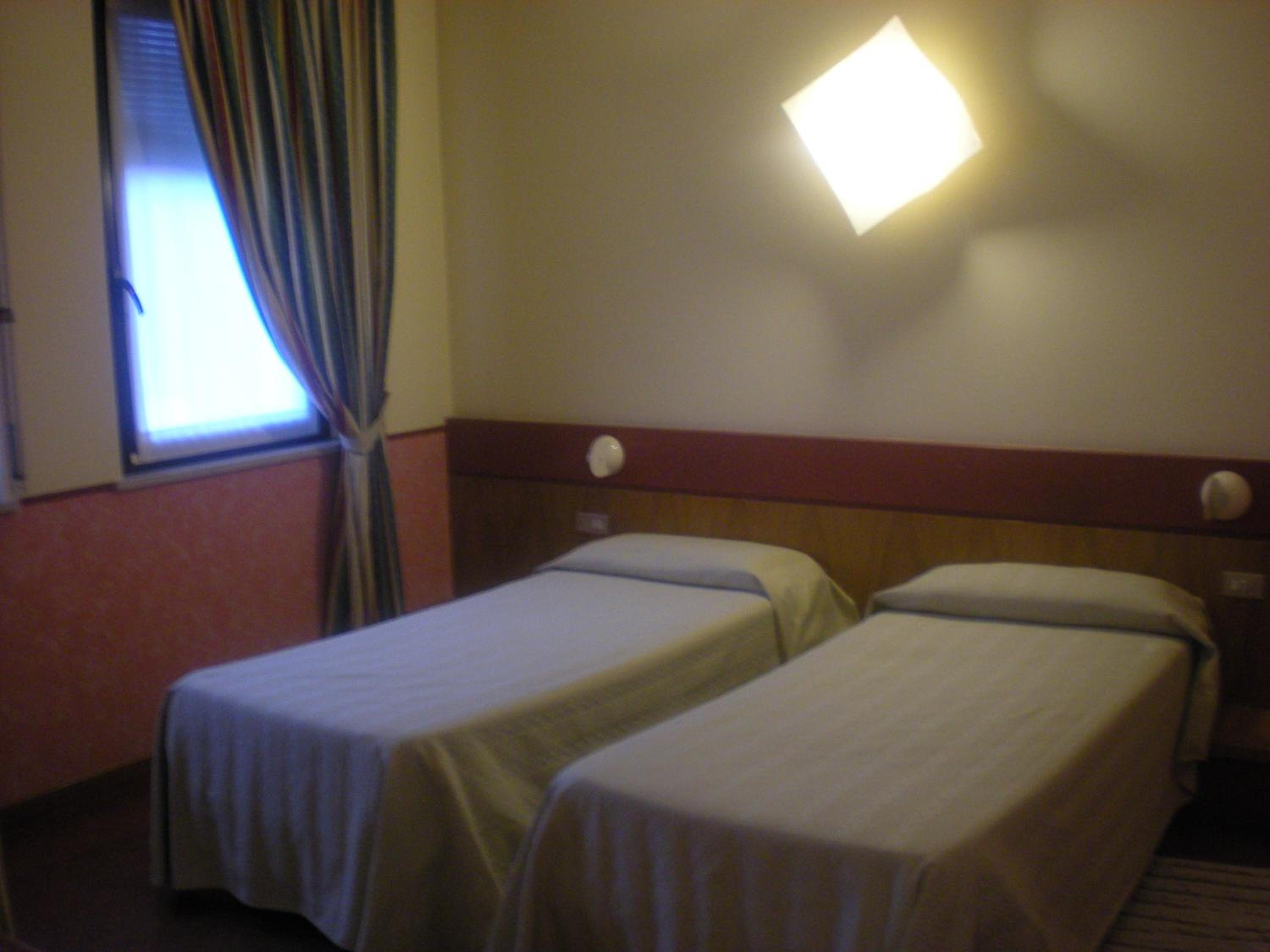 Double or Twin Room - Photo 2