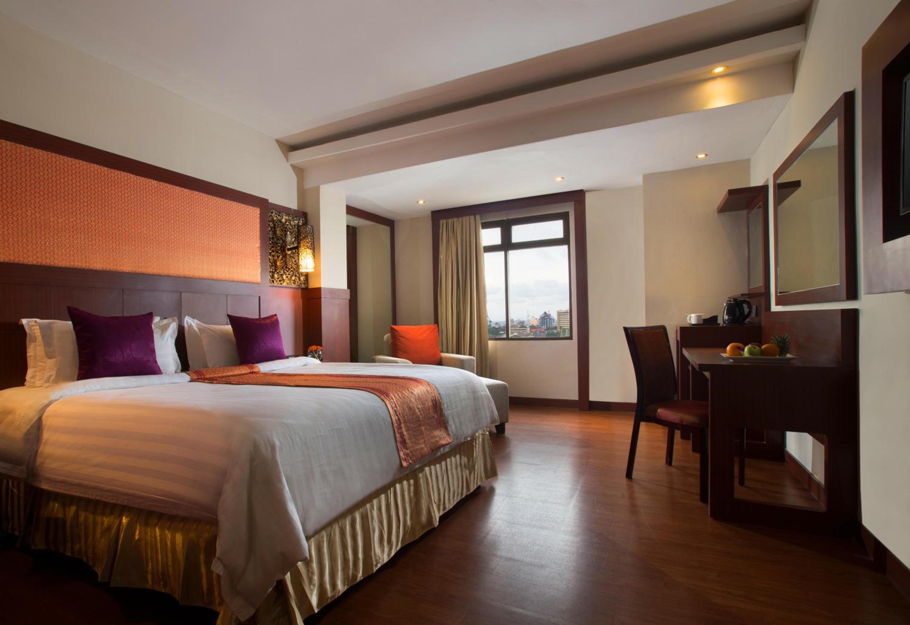 Superior Double Room with Shower and City View - Non-Smoking photo 2