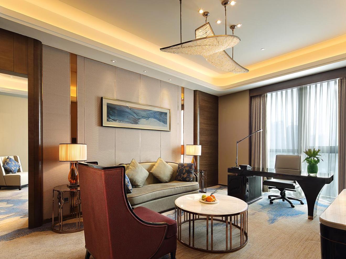 Deluxe Suite
