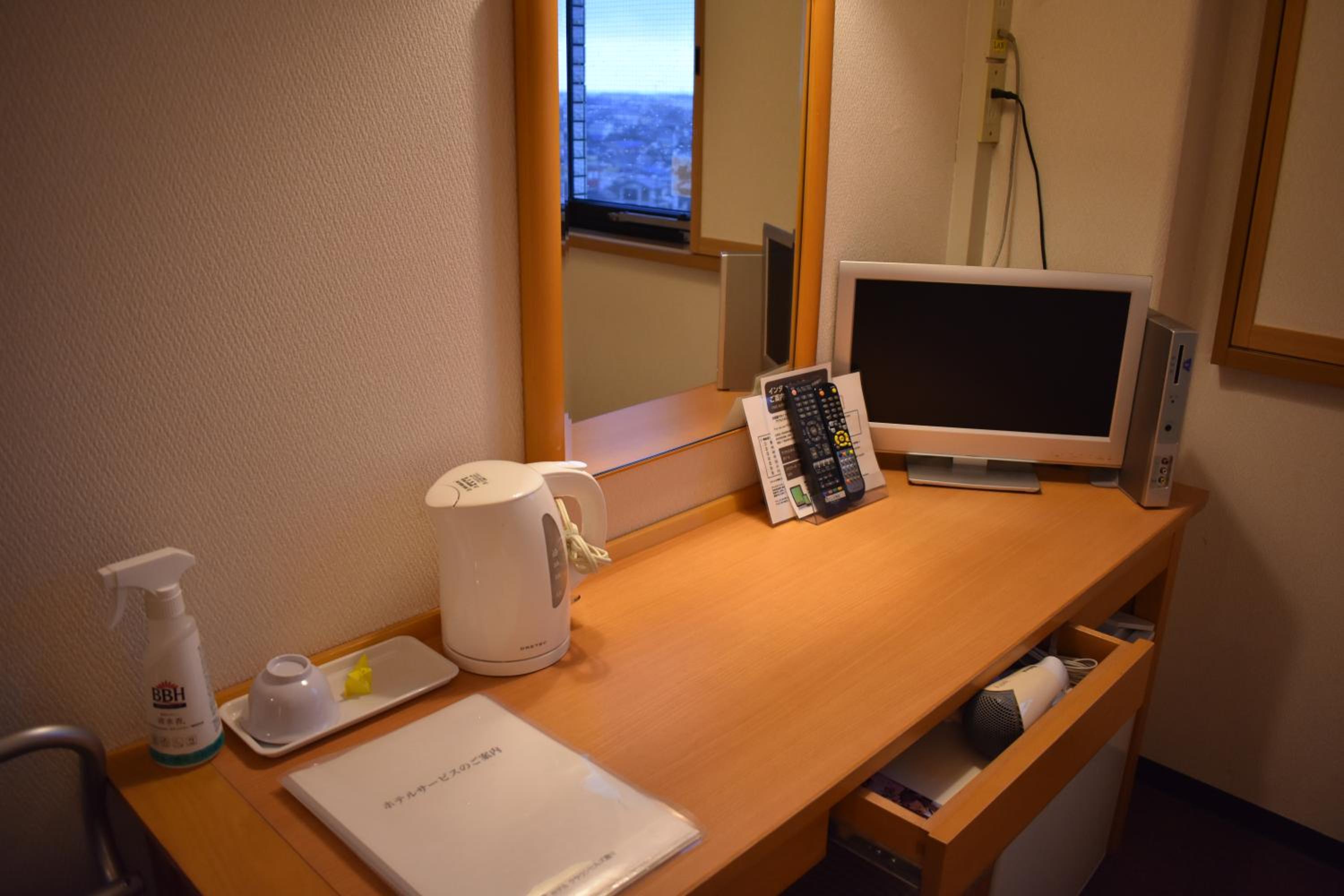 Double Room with Small Double Bed - Smoking photo 2