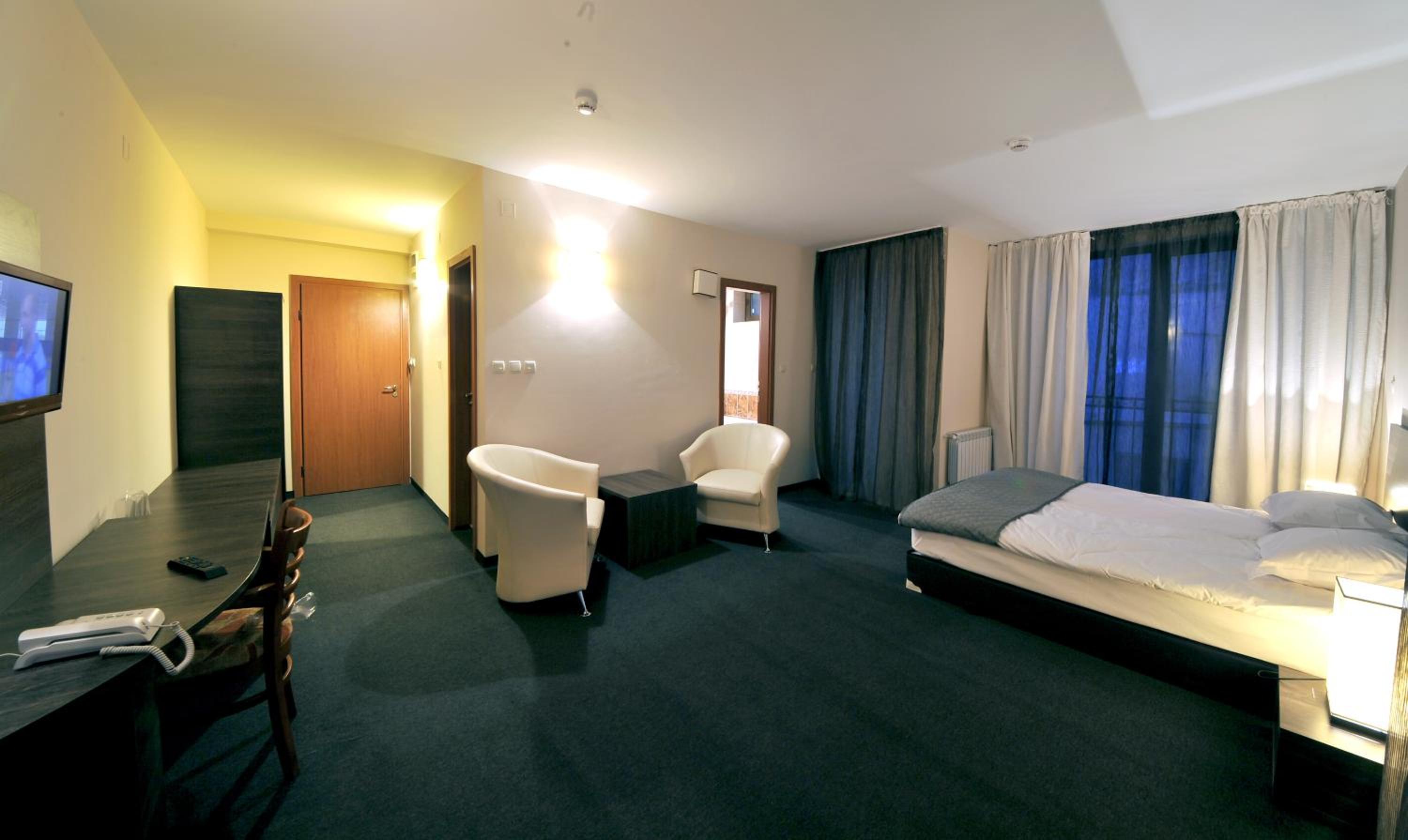 Junior Suite with Balcony photo 3