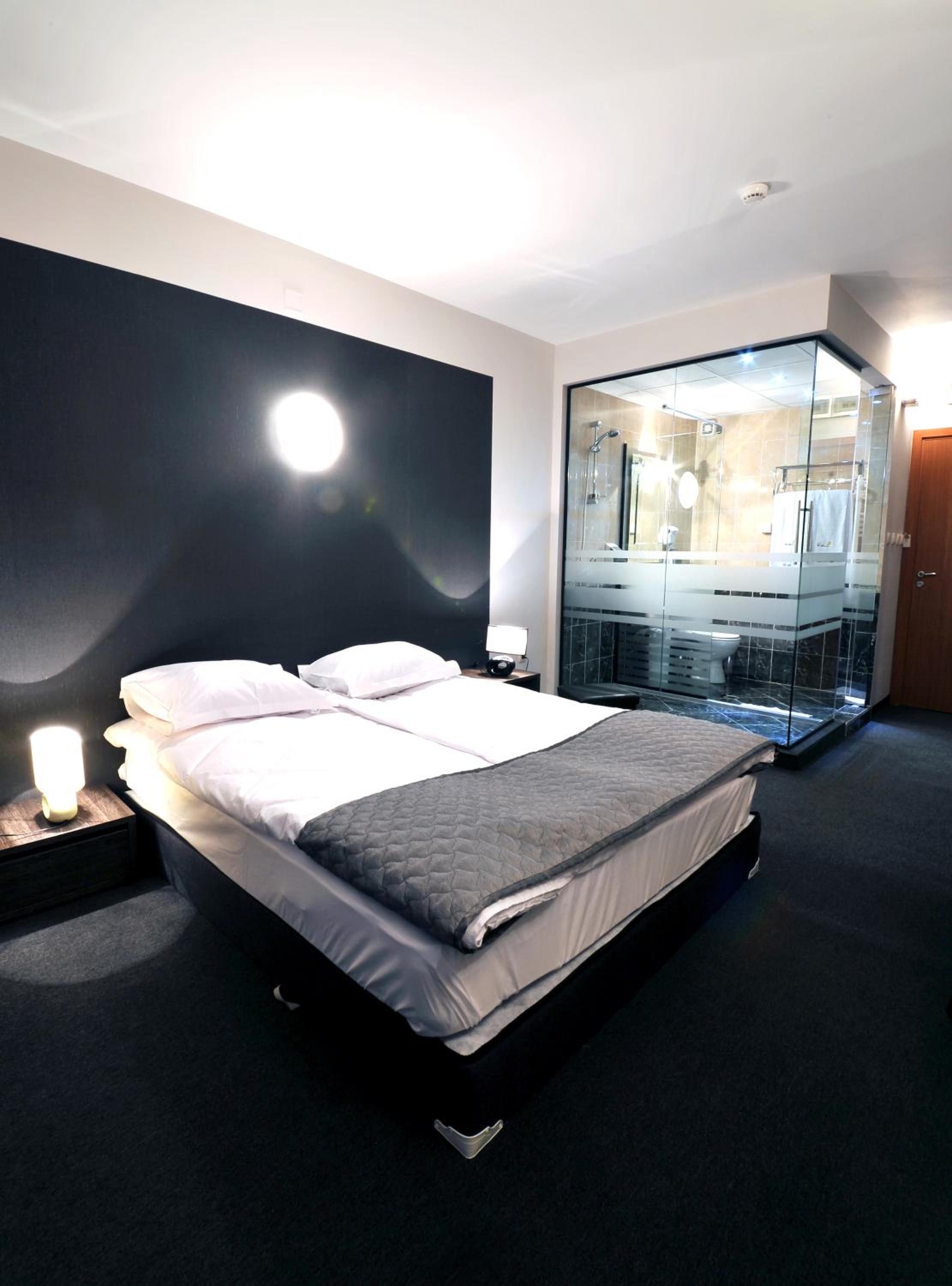 Deluxe Double Room with Balcony photo 3