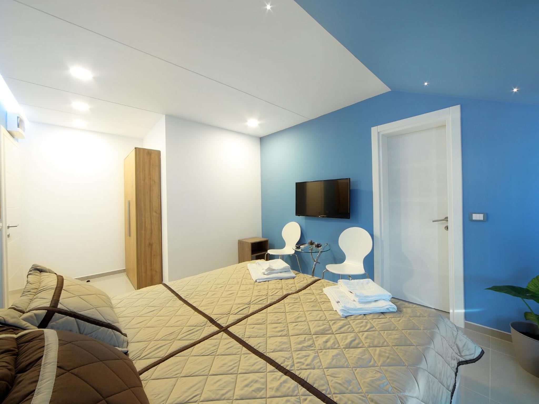 Deluxe Double Room (2 Adults + 1 Child) photo 1