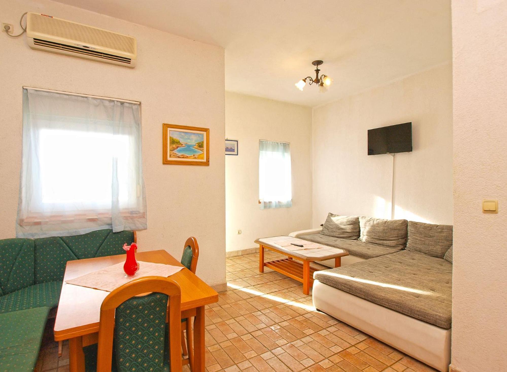Apartment photo 1
