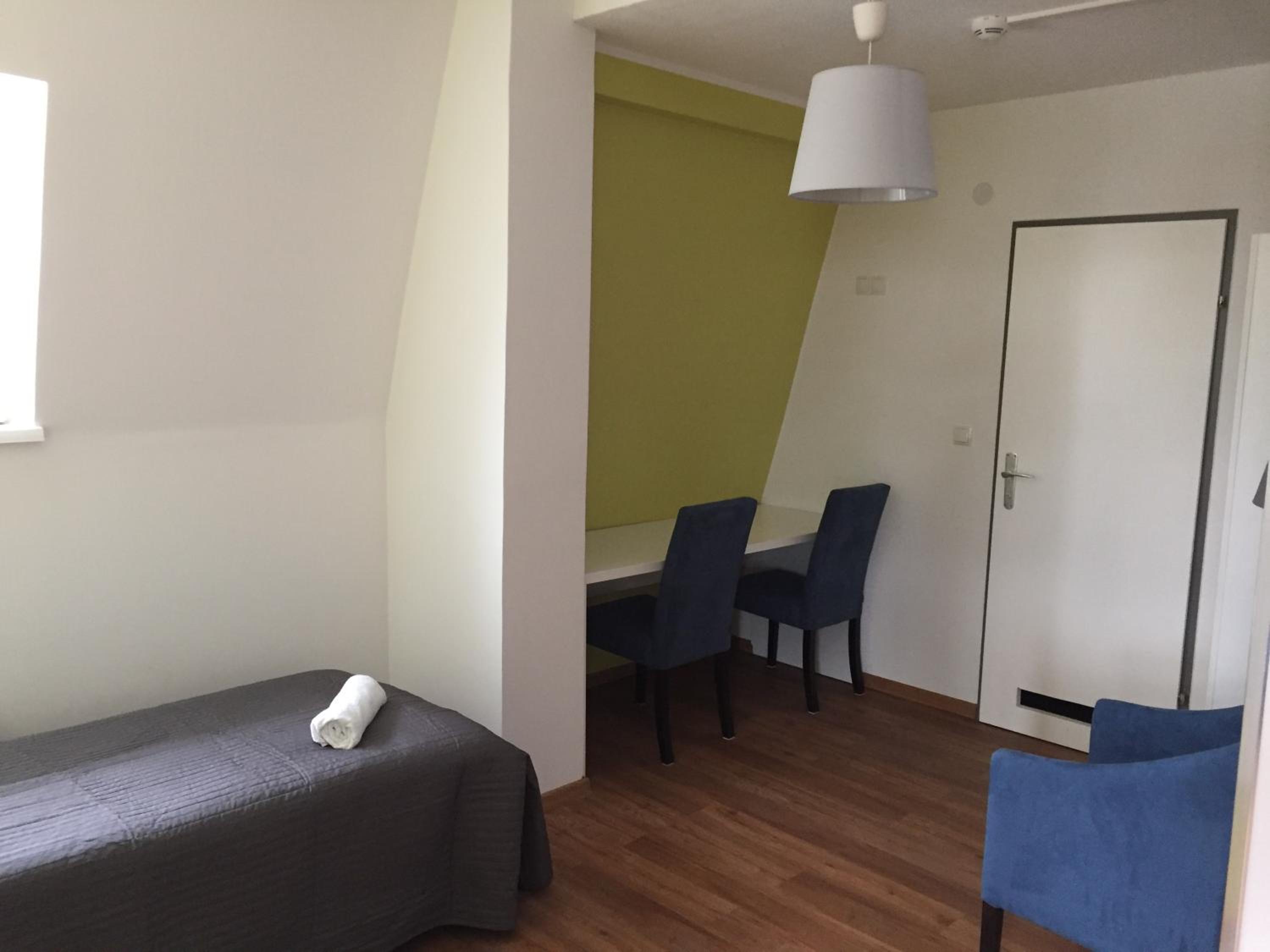 Bed in 6-Bed Mixed Dormitory Room photo 2