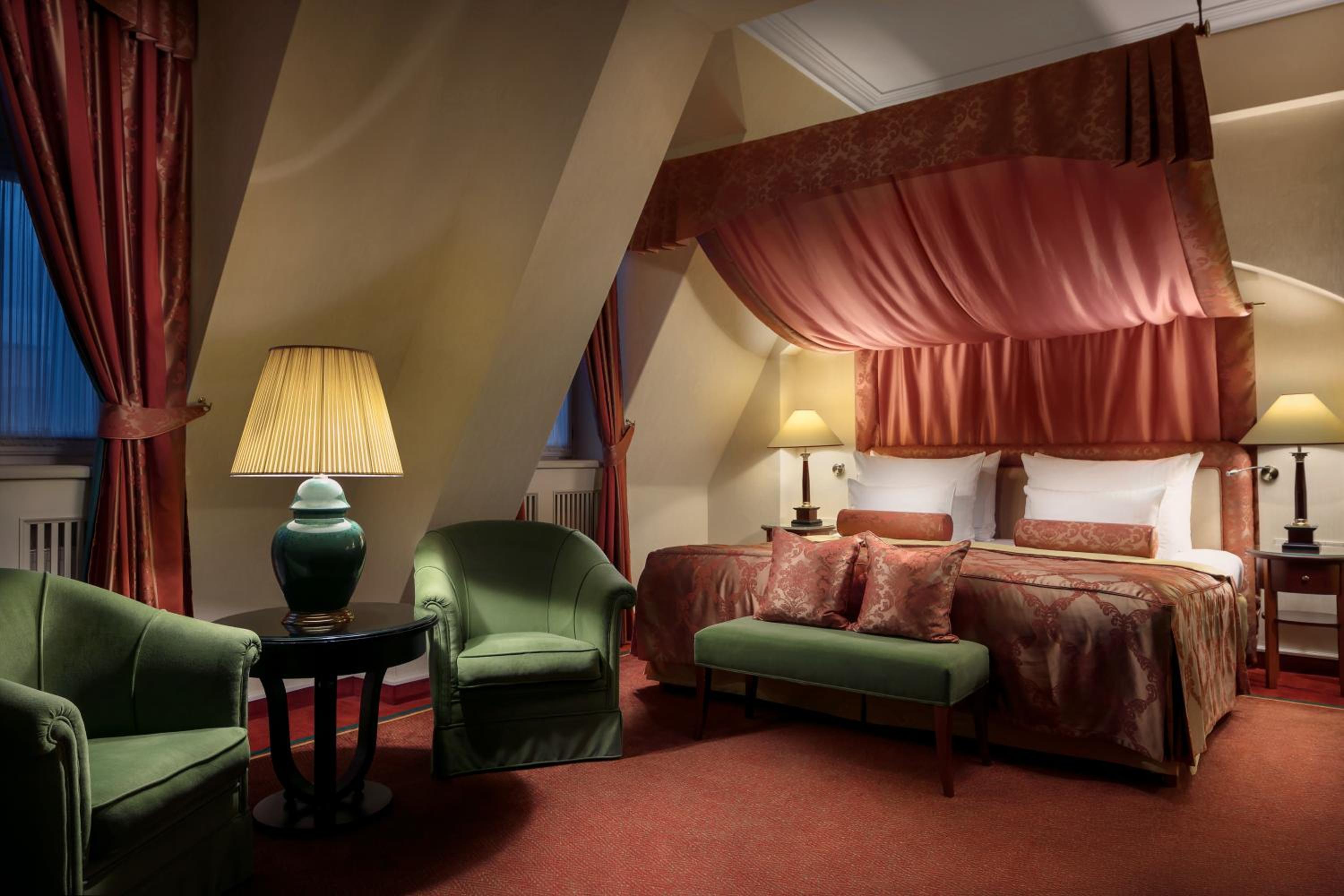 Art Nouveau King Suite