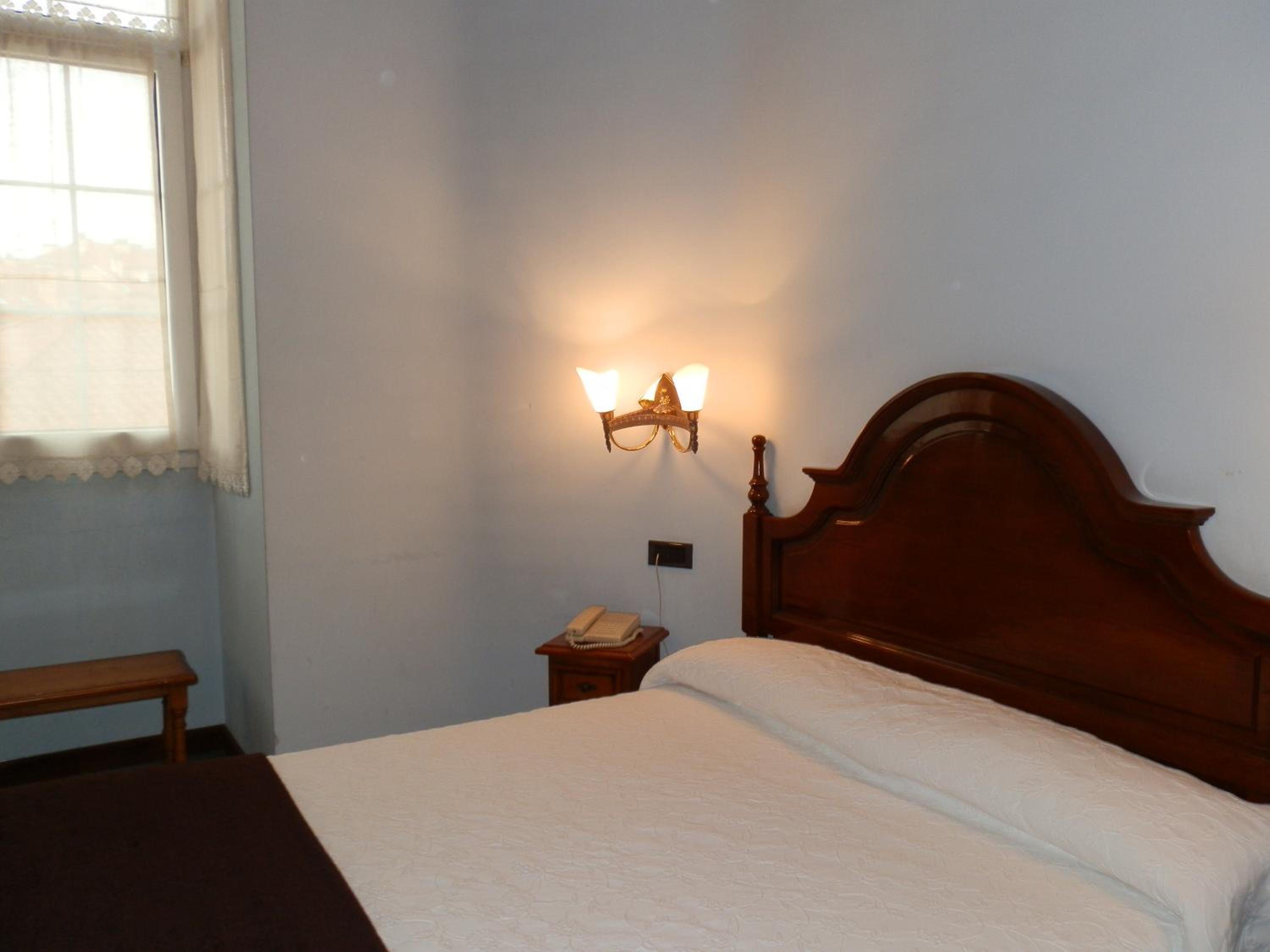 Double or Twin Room - Photo 1
